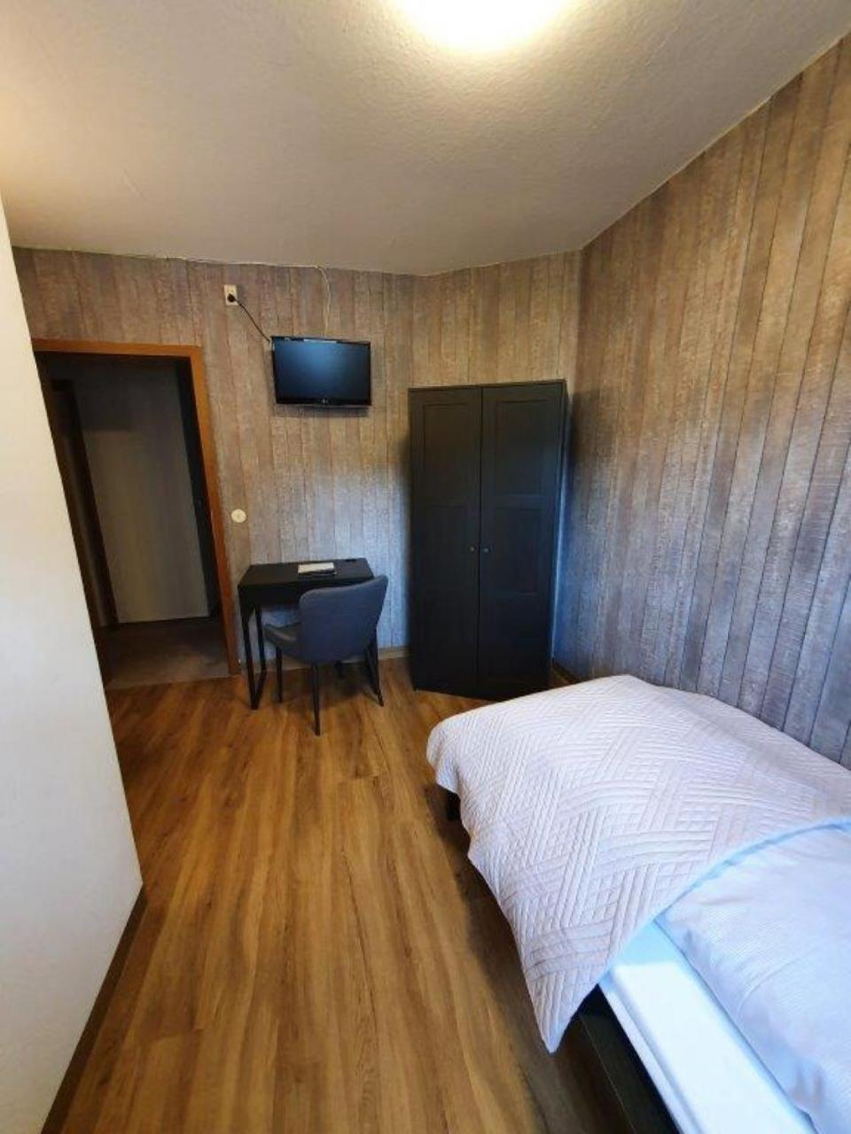 Single Room,1550404516:JPEG