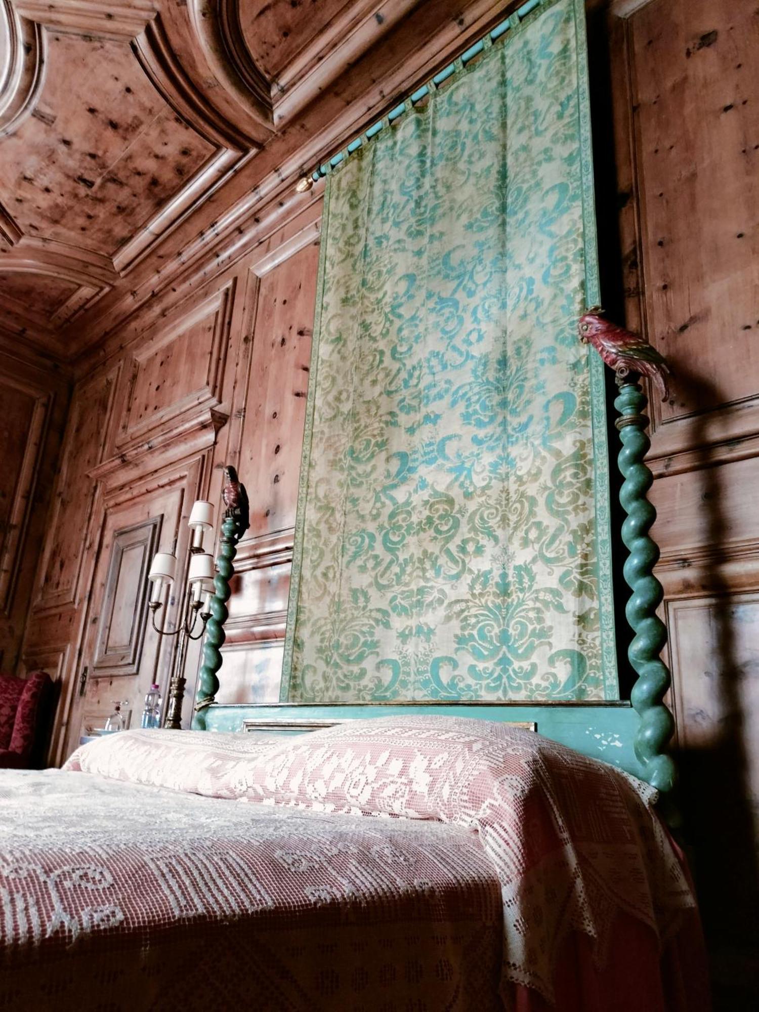 Deluxe King Suite,142864386:JPEG