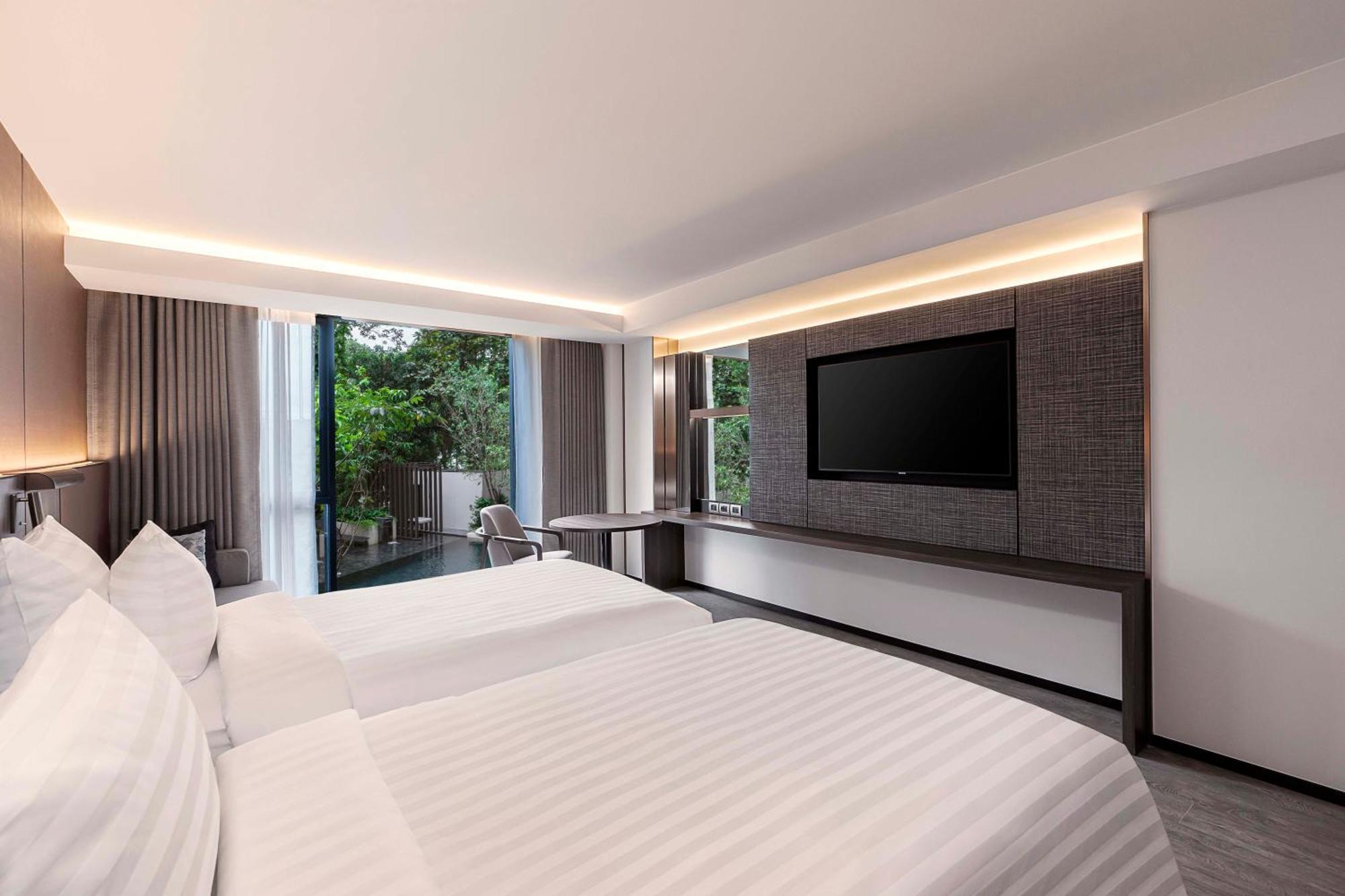 Deluxe Pool View Twin Room