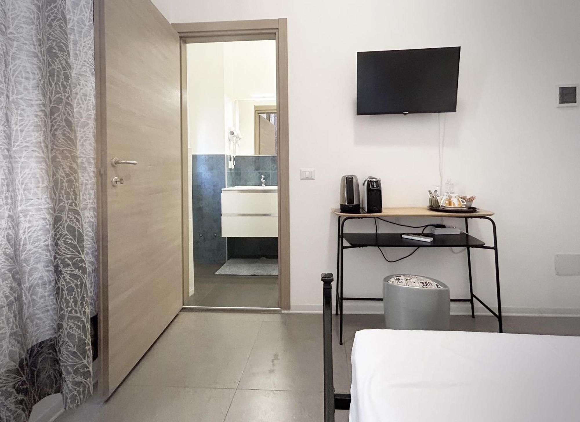 Single Room Bathroom