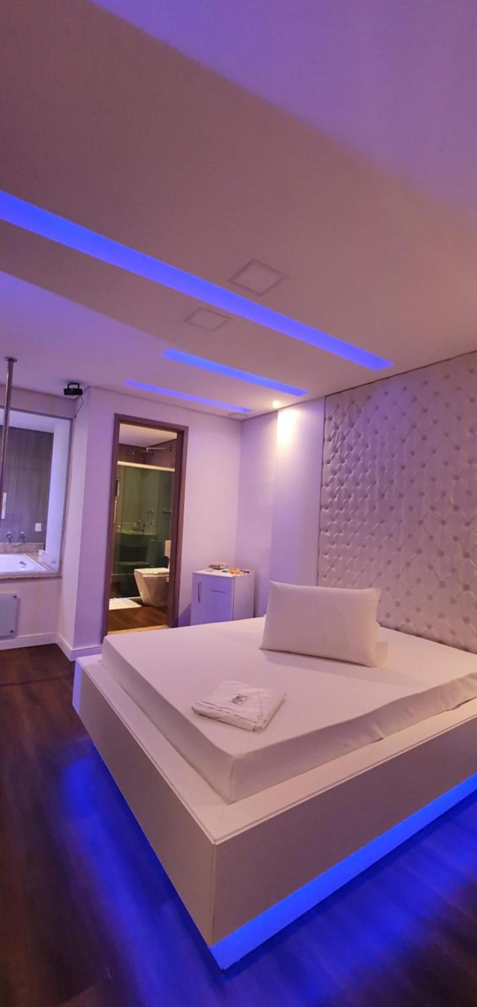 Deluxe Suite Spa Bath