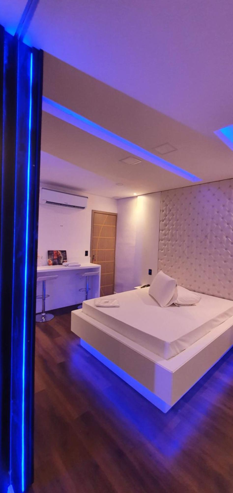 Deluxe Suite Spa Bath