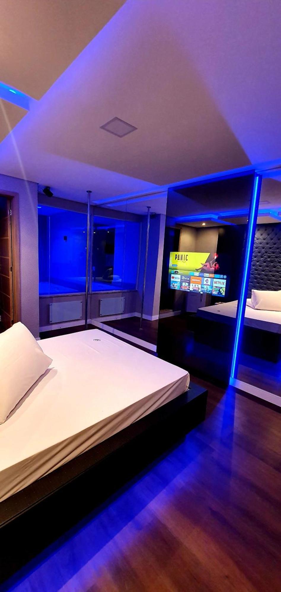 Deluxe Suite Spa Bath