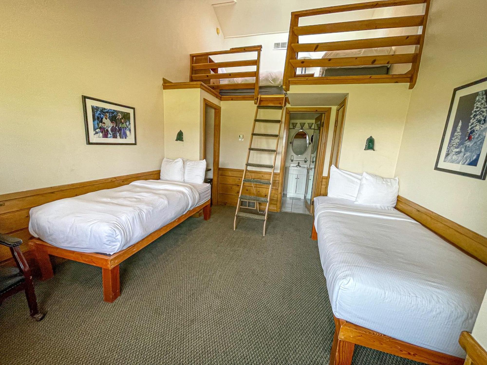 Economy Quadruple Twin Room