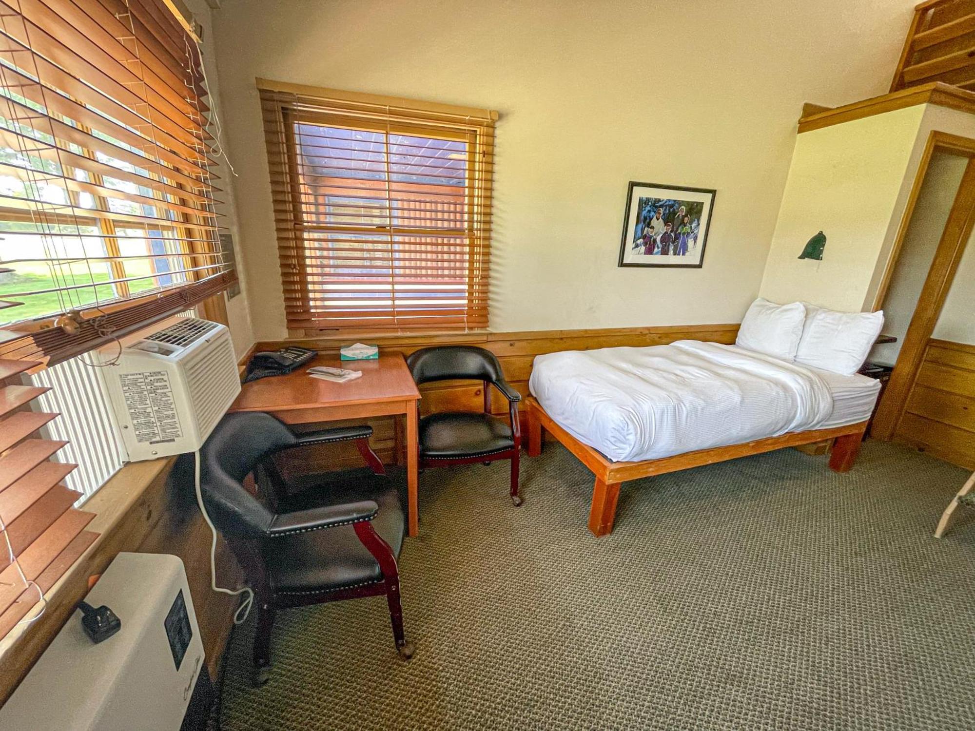 Economy Quadruple Twin Room