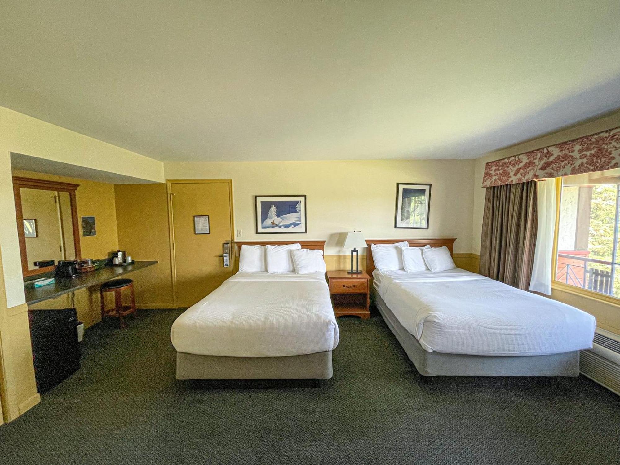 Standard Queen Room