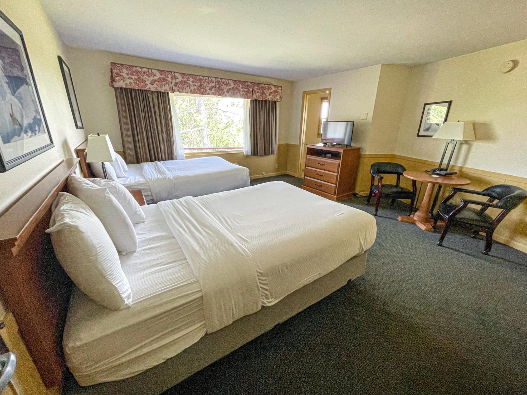 Standard Queen Room