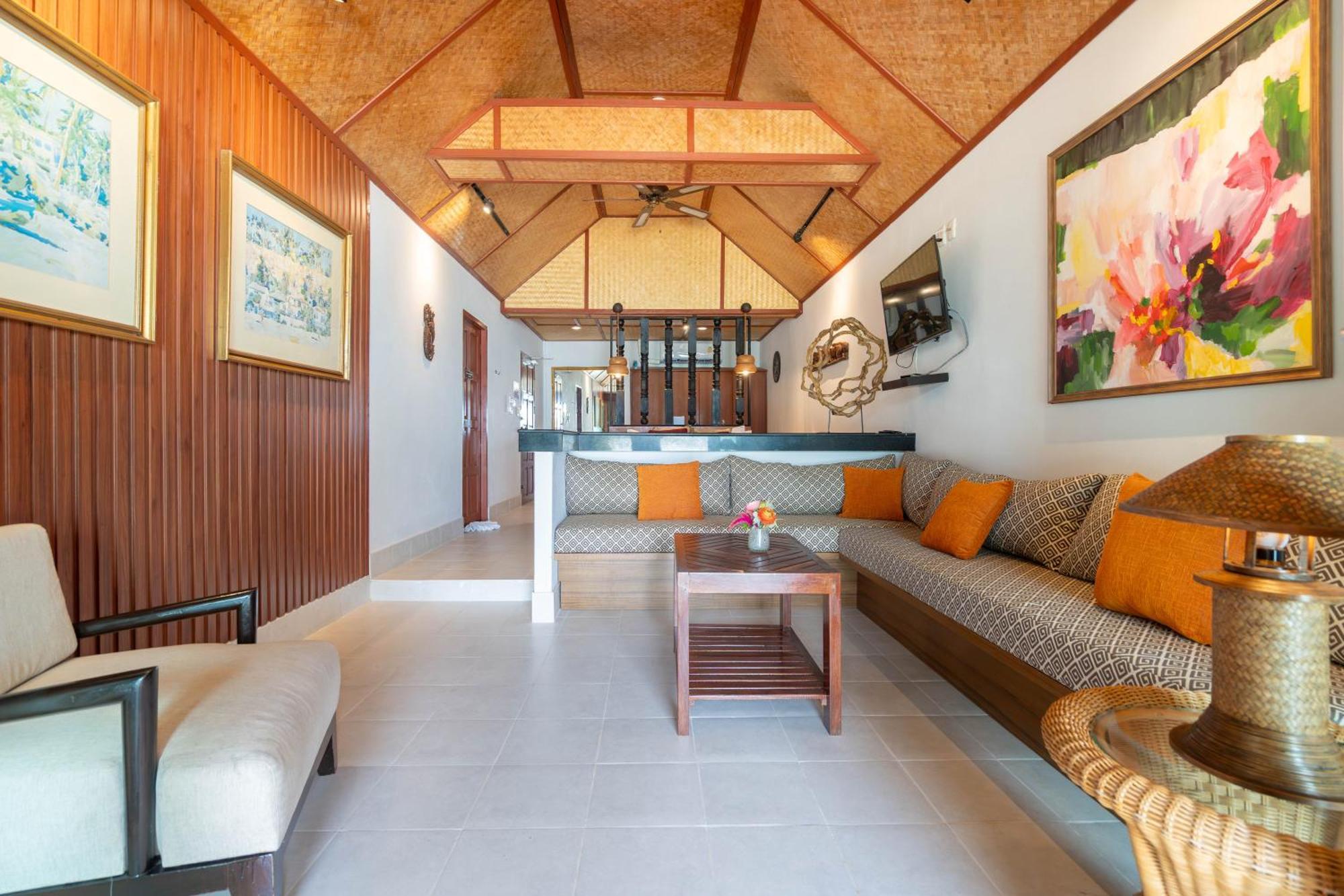 Suite Beach Front,1550782120:JPEG