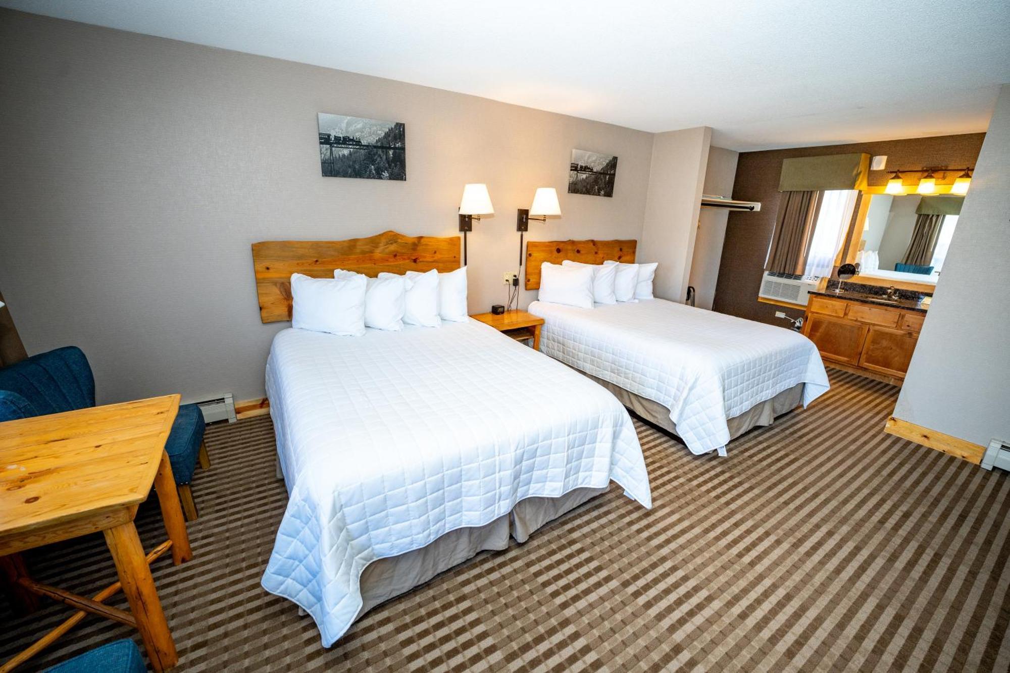 Queen Room Two Queen Beds Pet Friendly,1550895574:JPEG