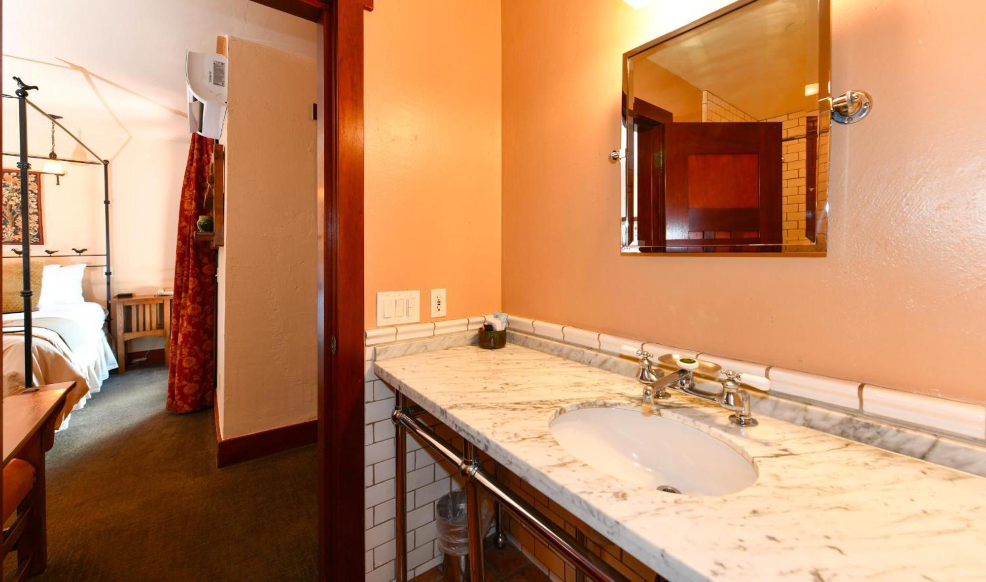 King Room Balcony,1550940739:JPEG