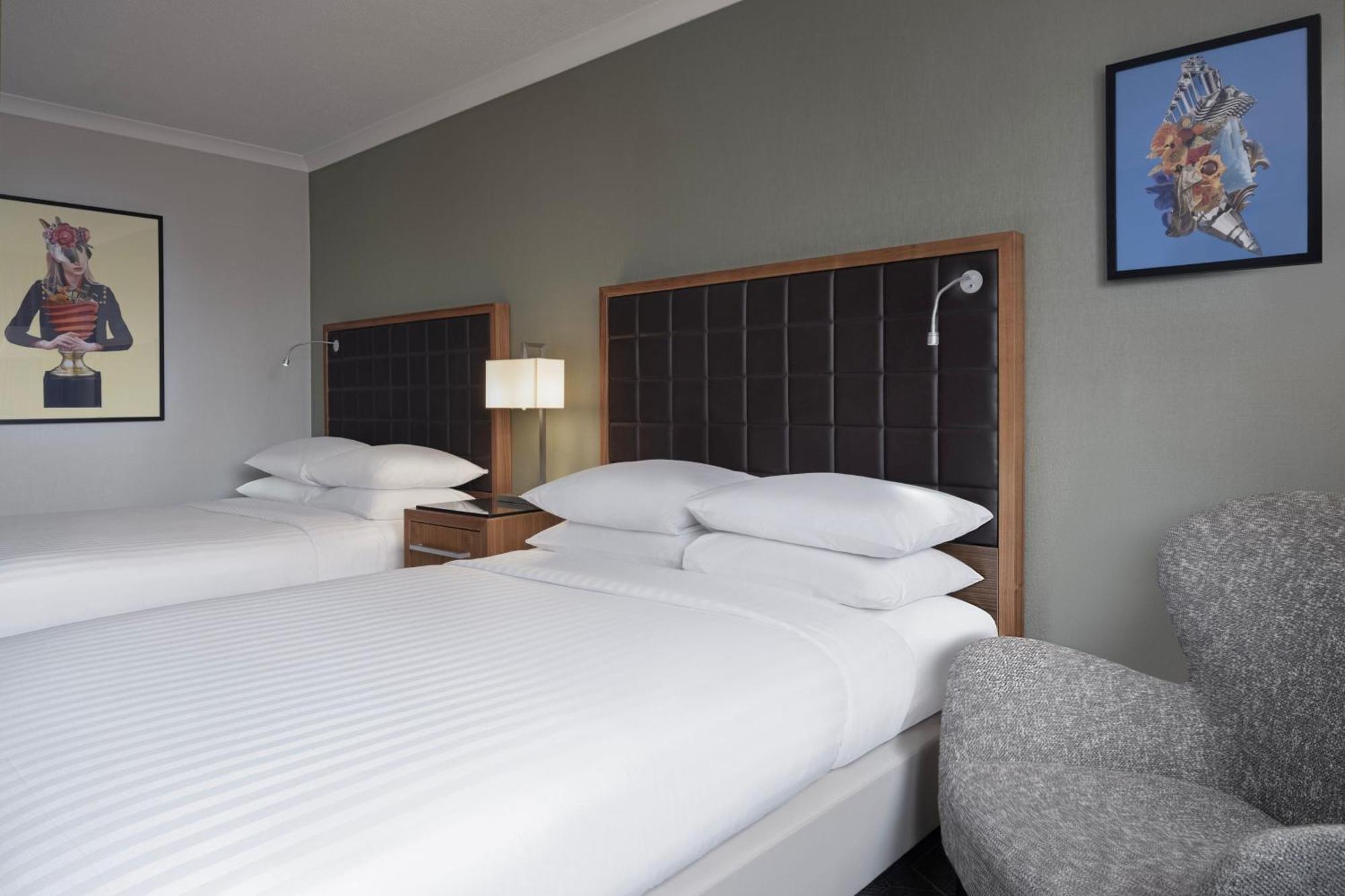 Deluxe Family Room Two Double Beds Marina View