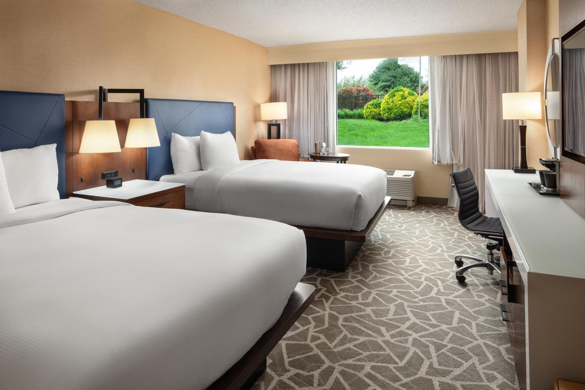 Queen Room with Two Queen Beds and Bath Tub - Mobility Accessible/Non-Smoking
