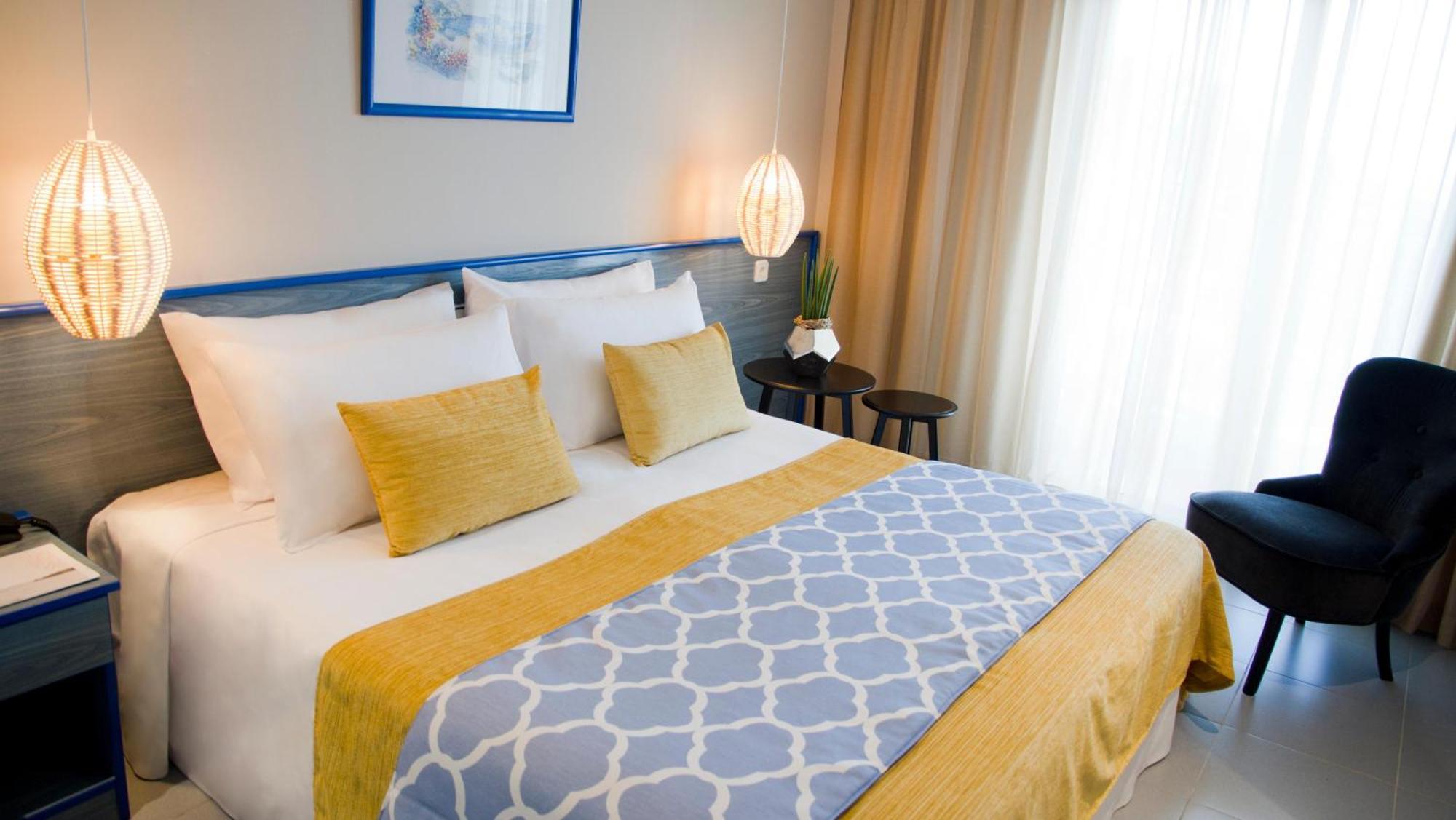 Twin Room,1551117115:JPEG