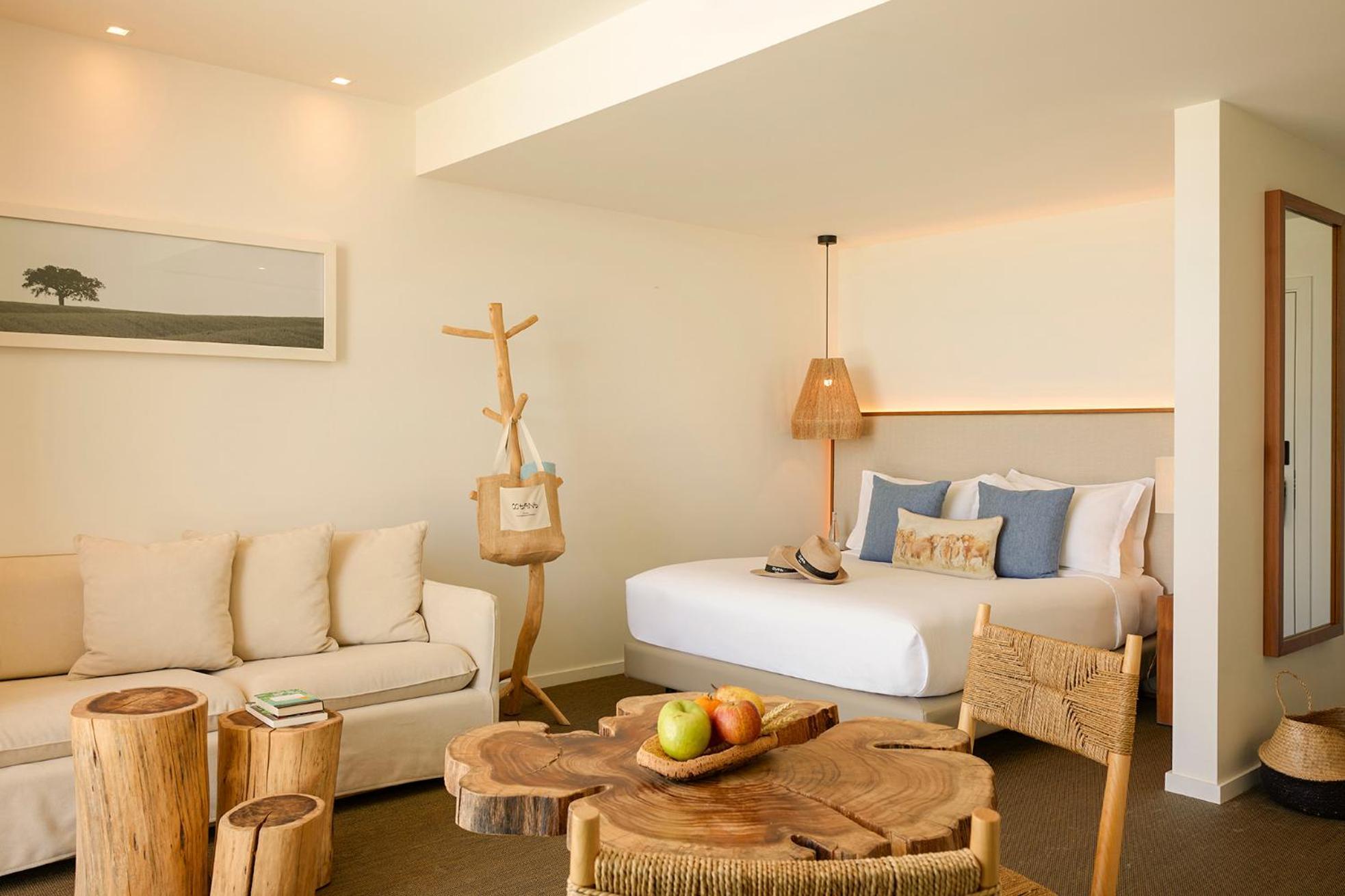 Double Room with Balcony,1559860927:JPEG