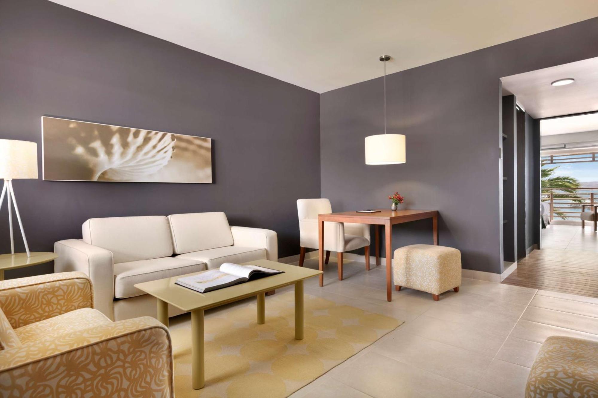 Suite with Two Double Beds and Garden View - Terrace