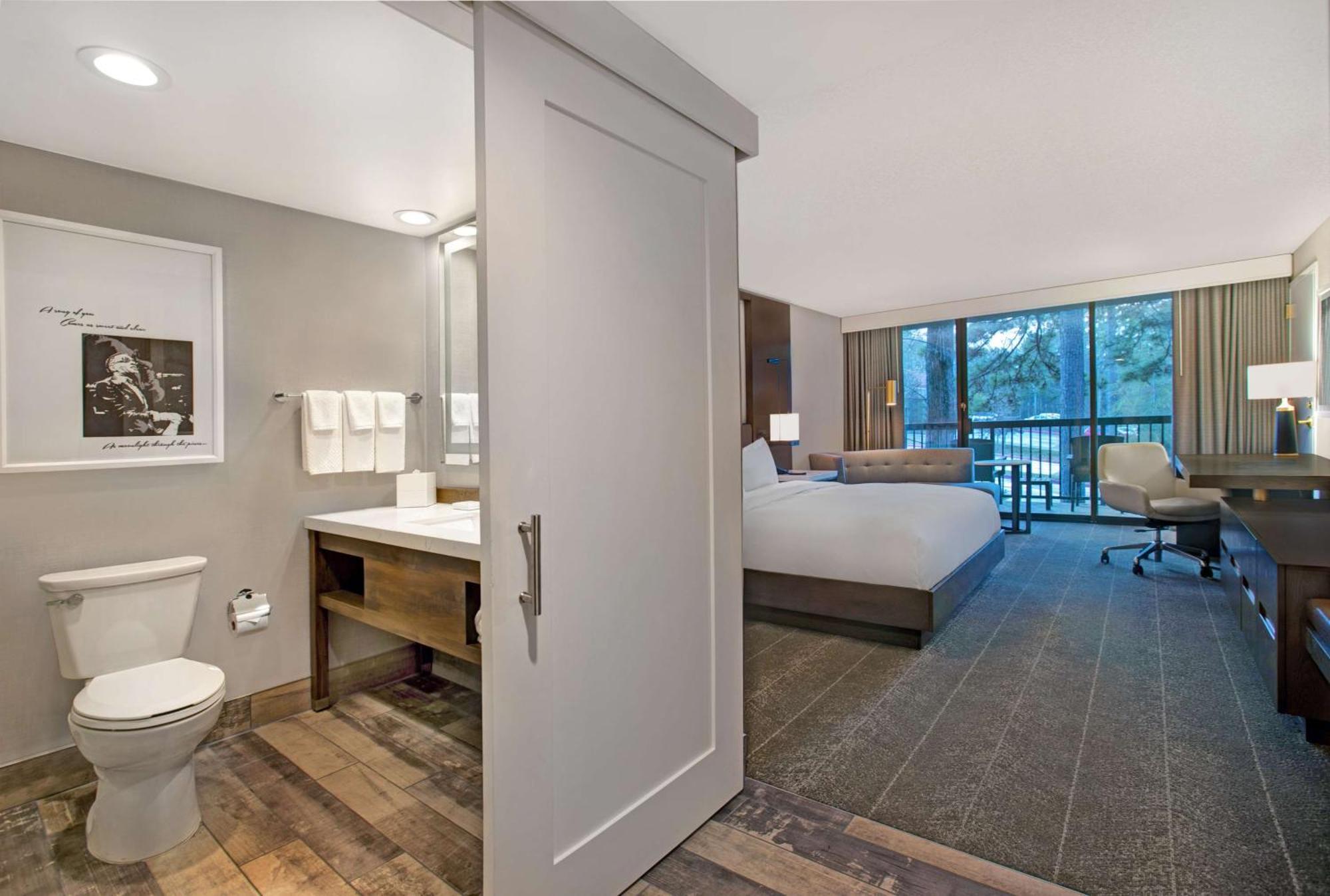 King Room,1596030837:JPEG