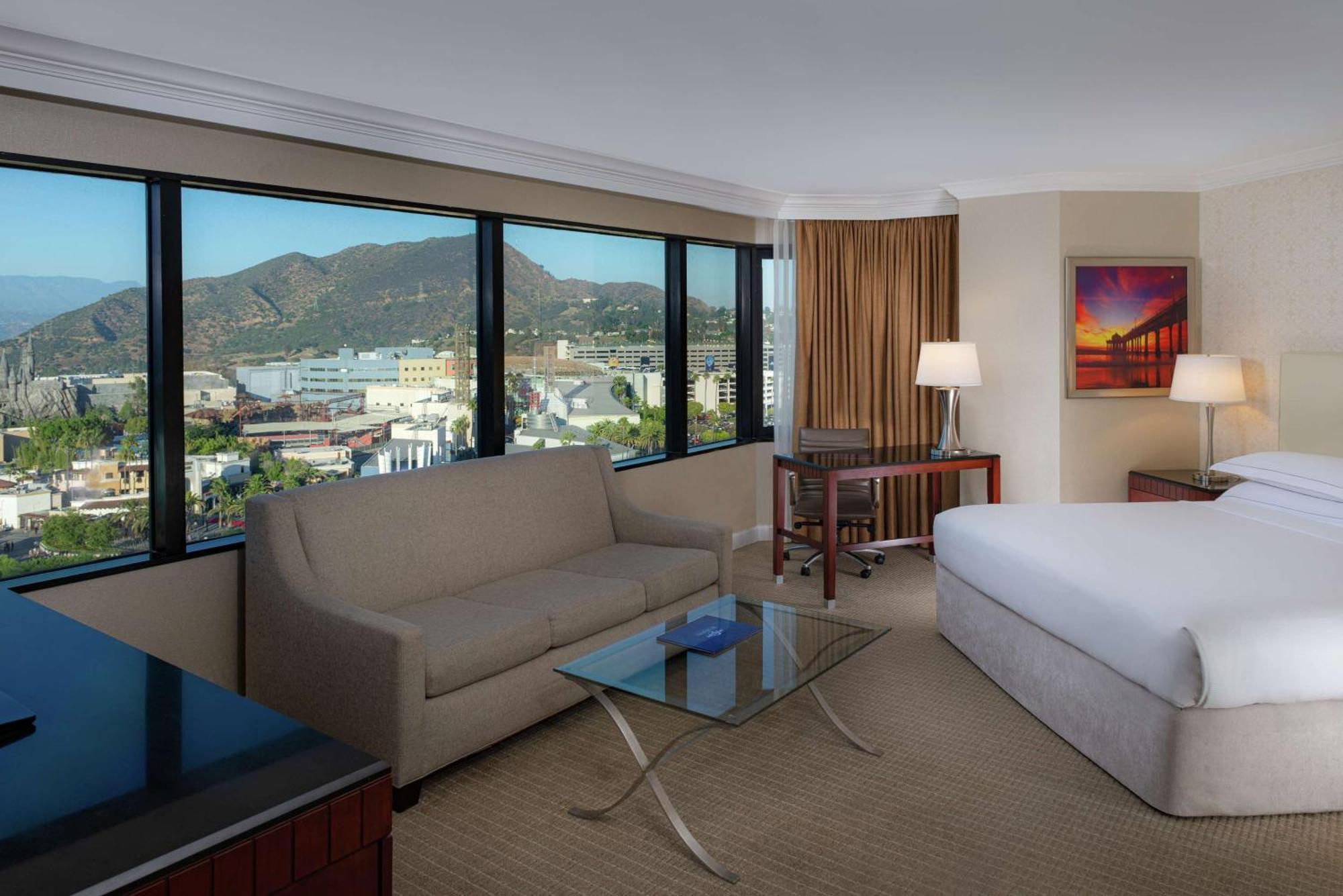 Executive King Room Universal View
