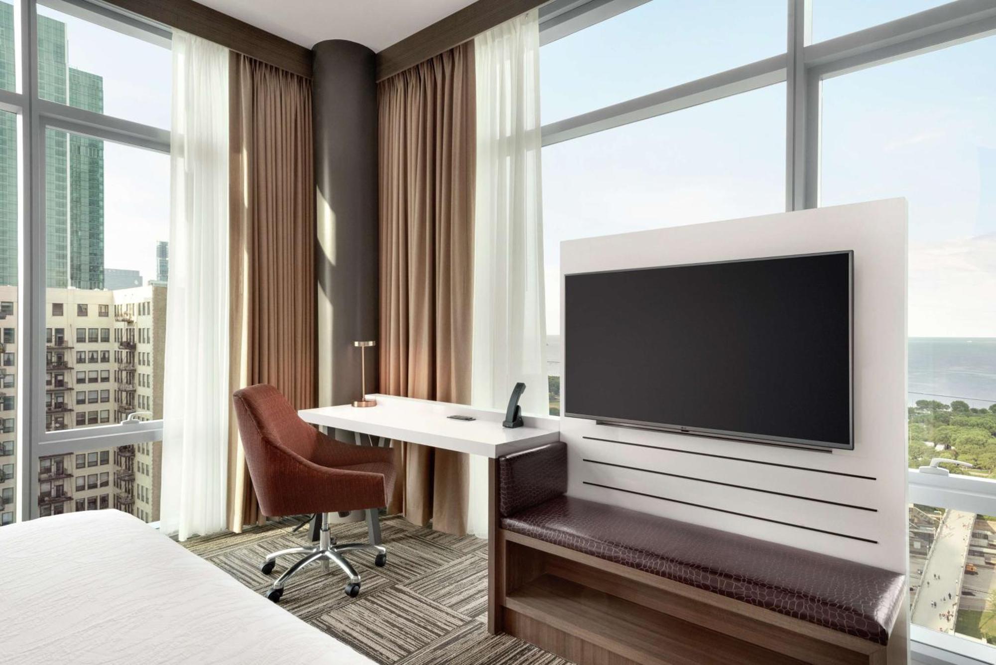 Corner King Room