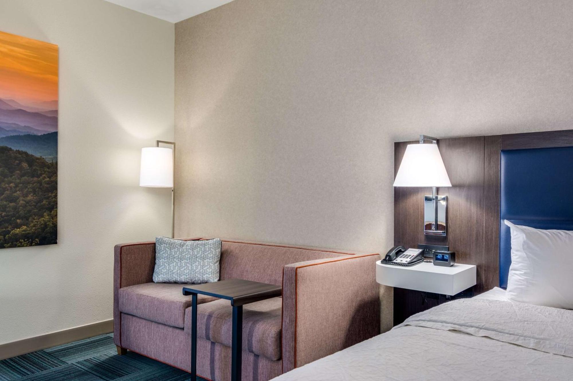King Room with Sofa Bed - Non-Smoking