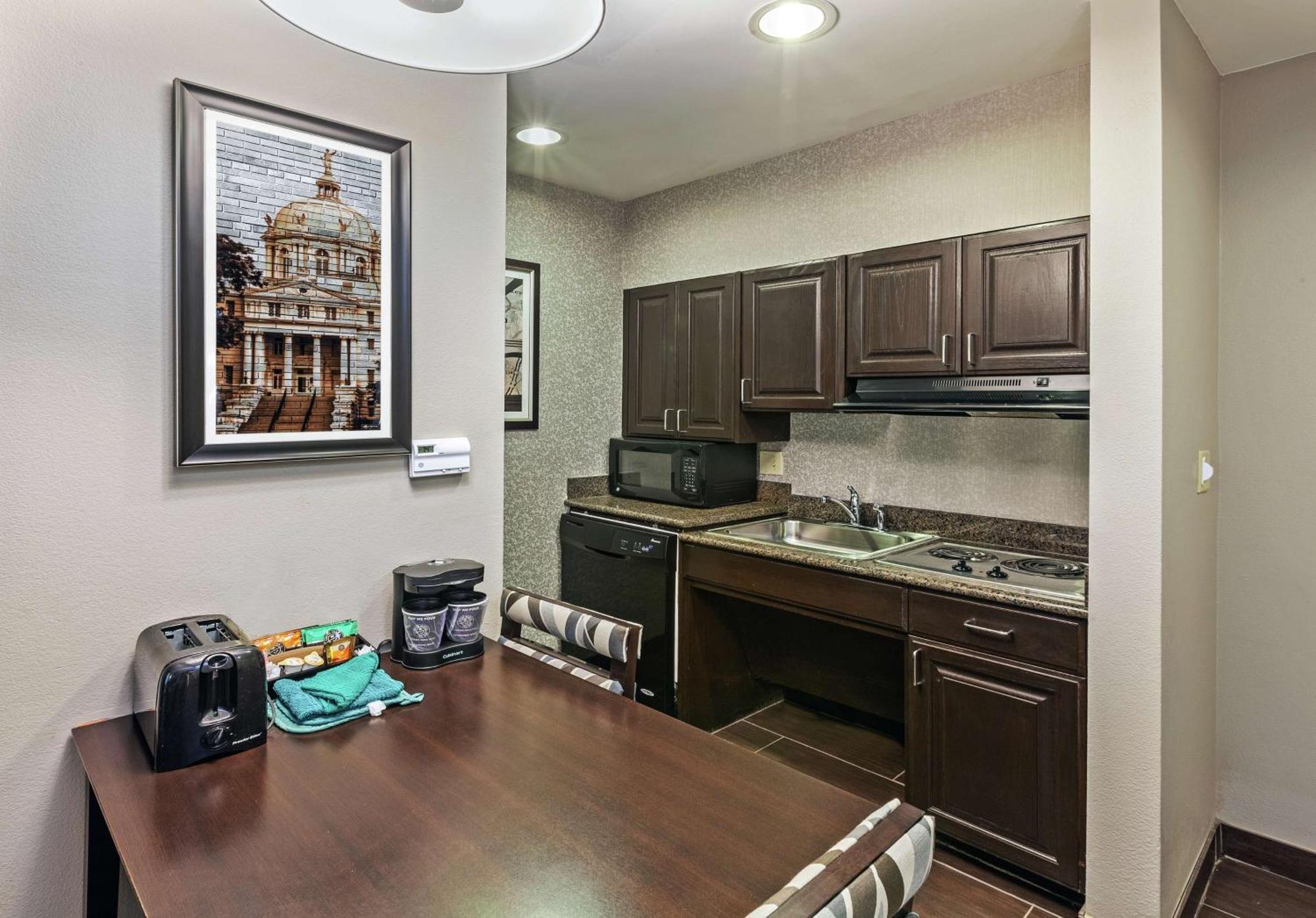 King Studio Suite Hearing Access or Non-Smoking