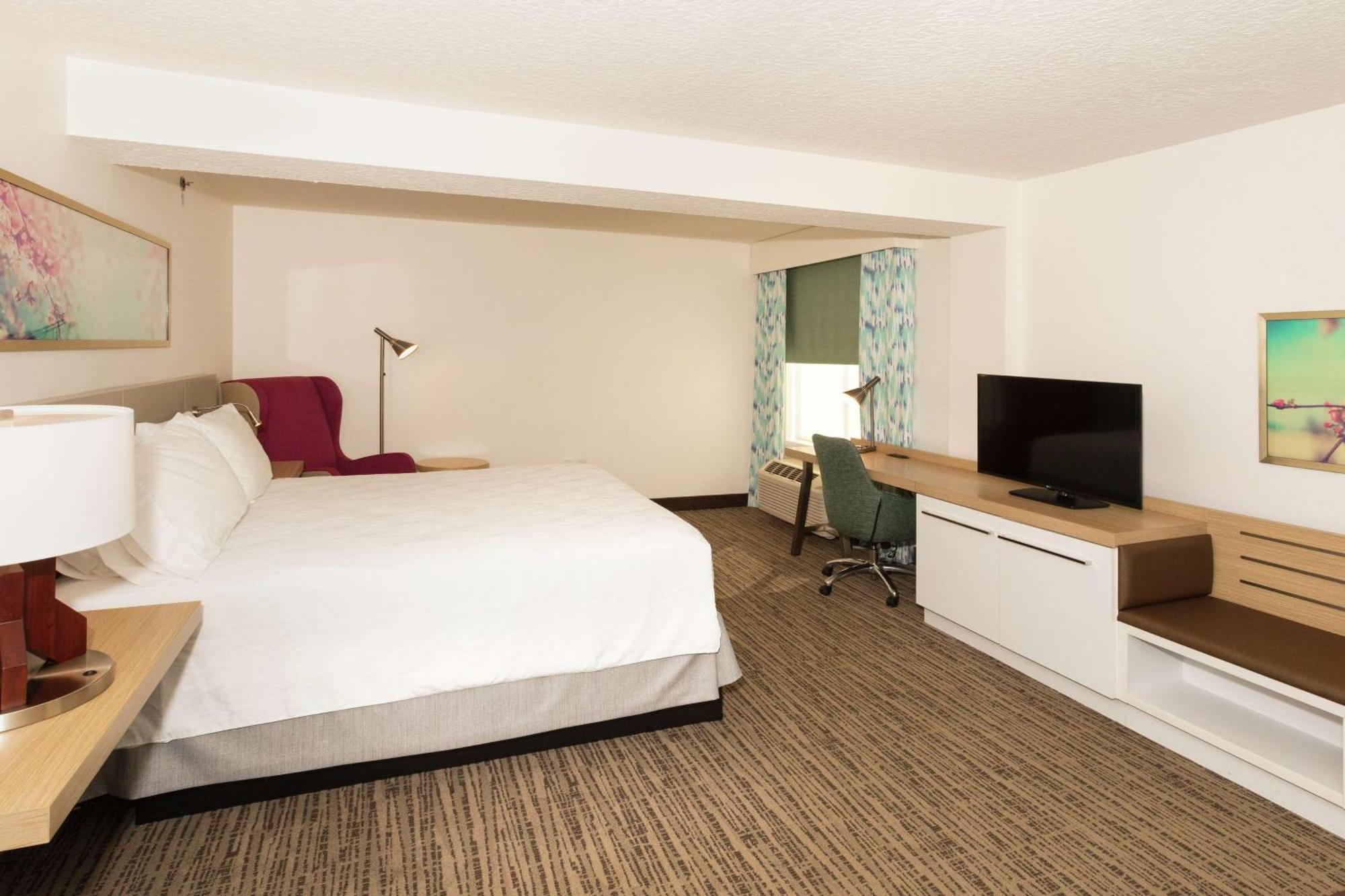 Deluxe Junior Suite,1551382327:JPEG