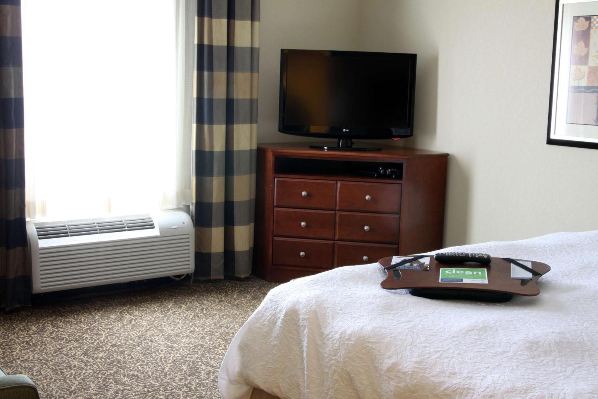 King Room Accessible Tub Mobility Hearing Access or Non-Smoking,1551388300:JPEG