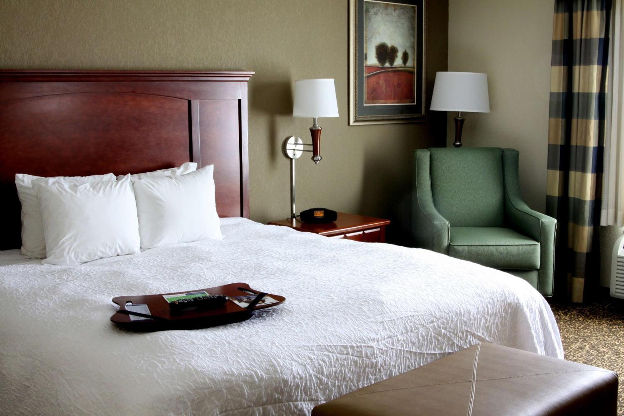 King Room Accessible Tub Mobility Hearing Access or Non-Smoking,1551388282:JPEG