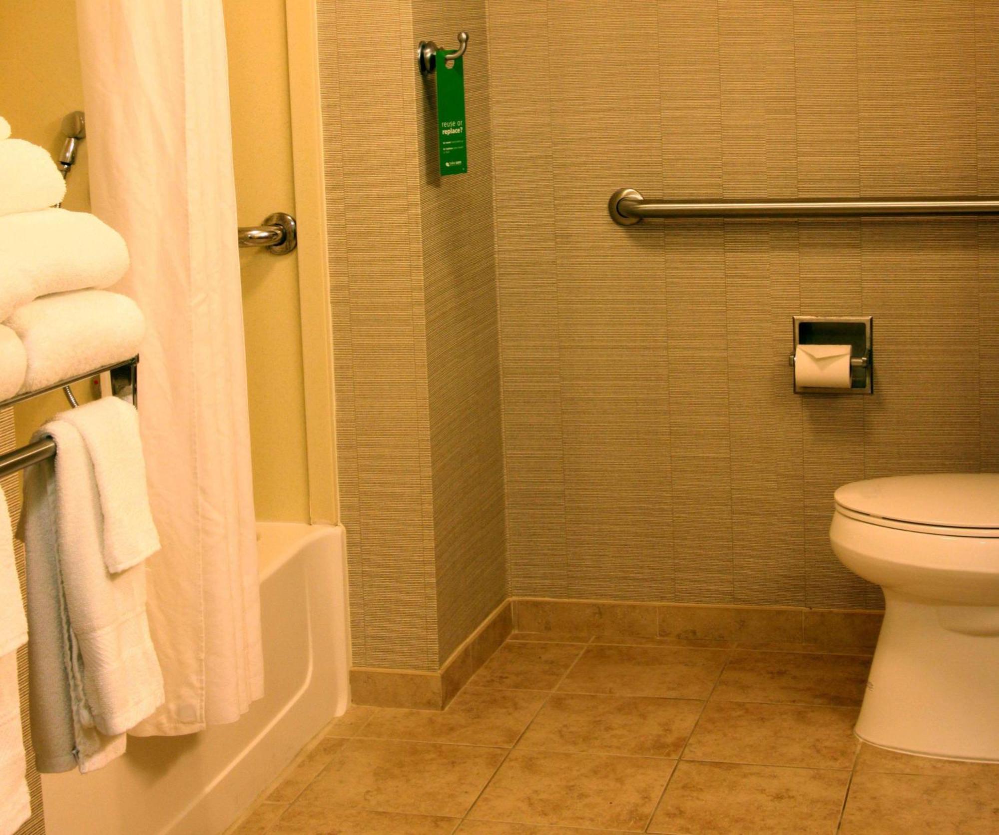 King Room Accessible Tub Mobility Hearing Access or Non-Smoking