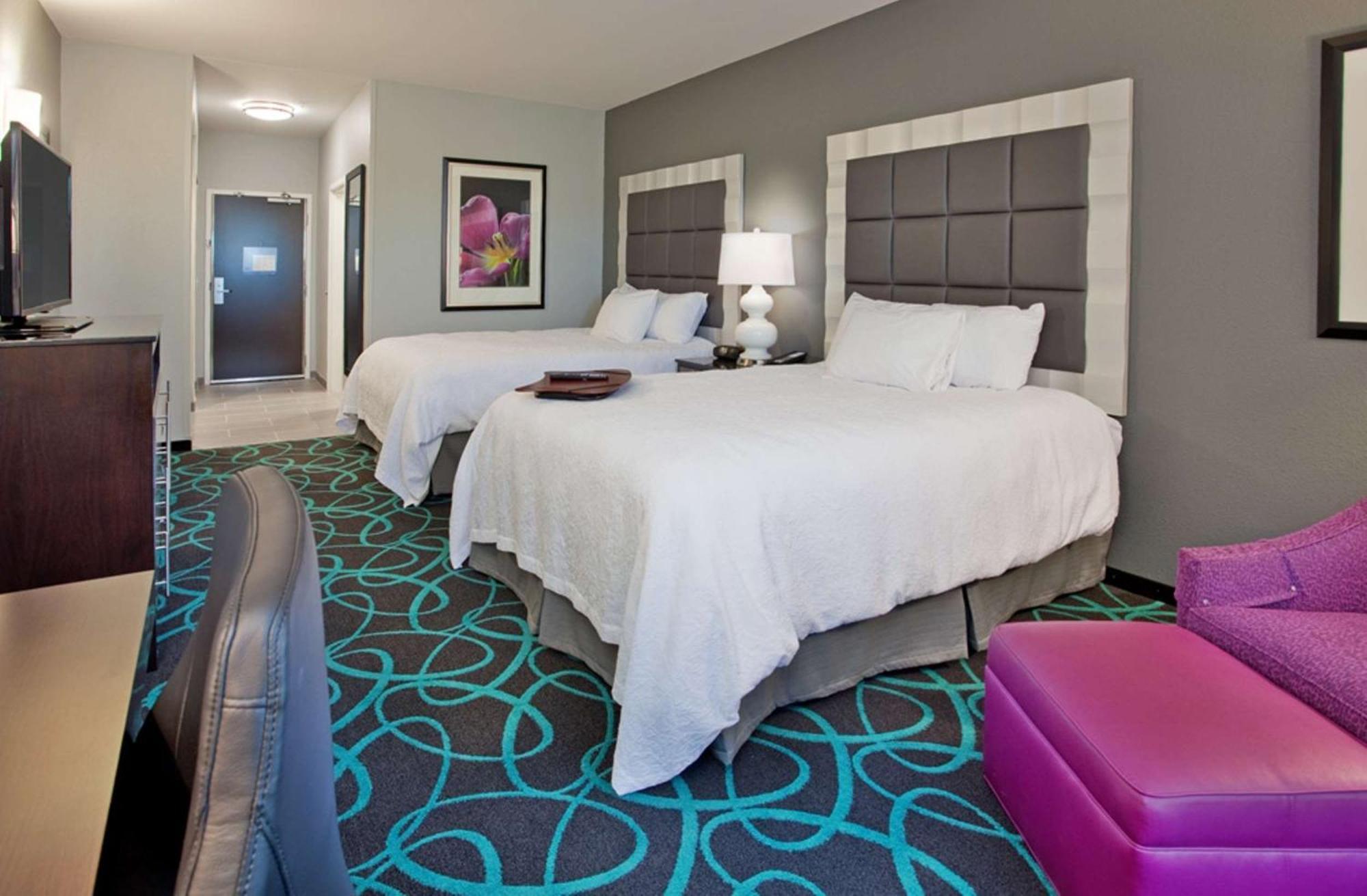 Queen Room Two Queen Beds Mobility Hearing Access or Non-Smoking