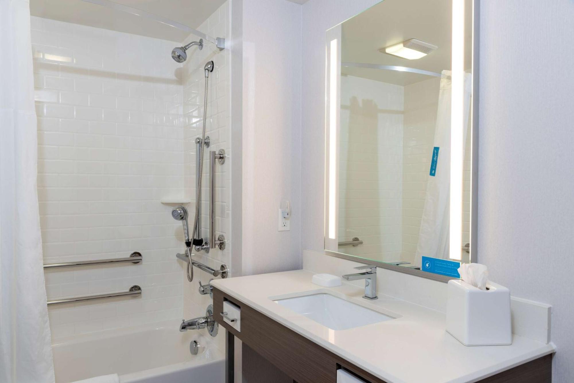 Studio Two Queen Beds Bath Tub Mobility Hearing Access or Non-Smoking