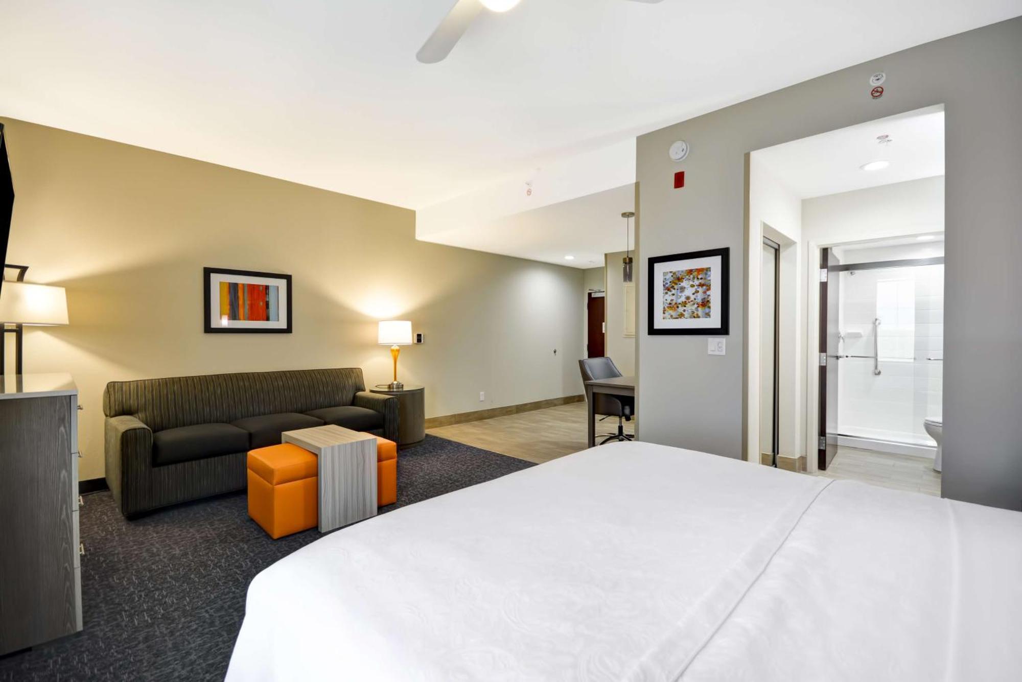 King Studio Suite
