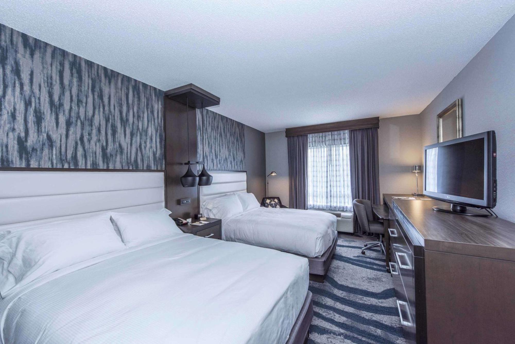 Queen Room Two Queen Beds