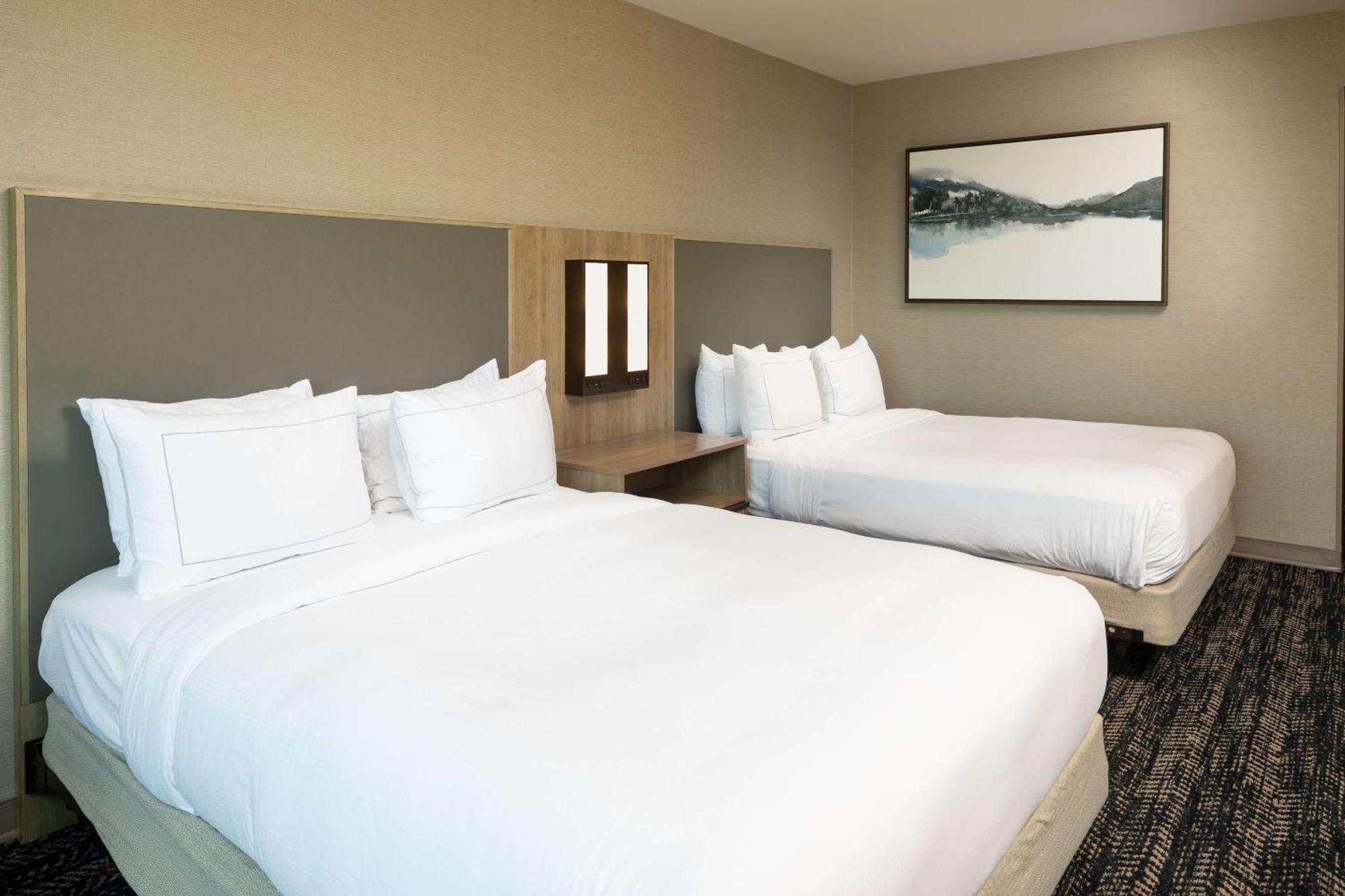 Queen Room with Two Queen Beds - River View,1551411556:JPEG