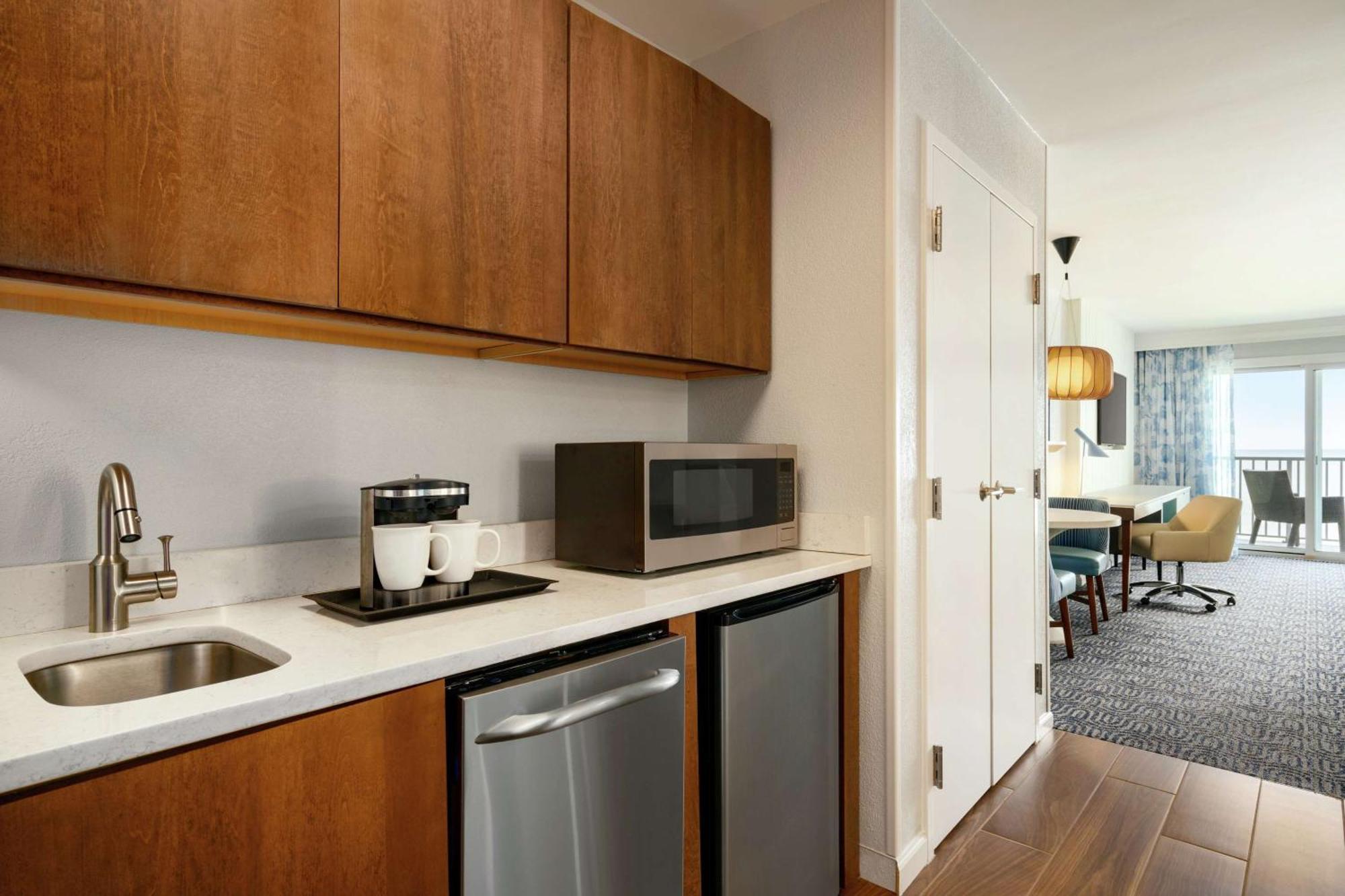 King Room with Balcony and Ocean View - Mobility/Hearing Accessible,1551411973:JPEG