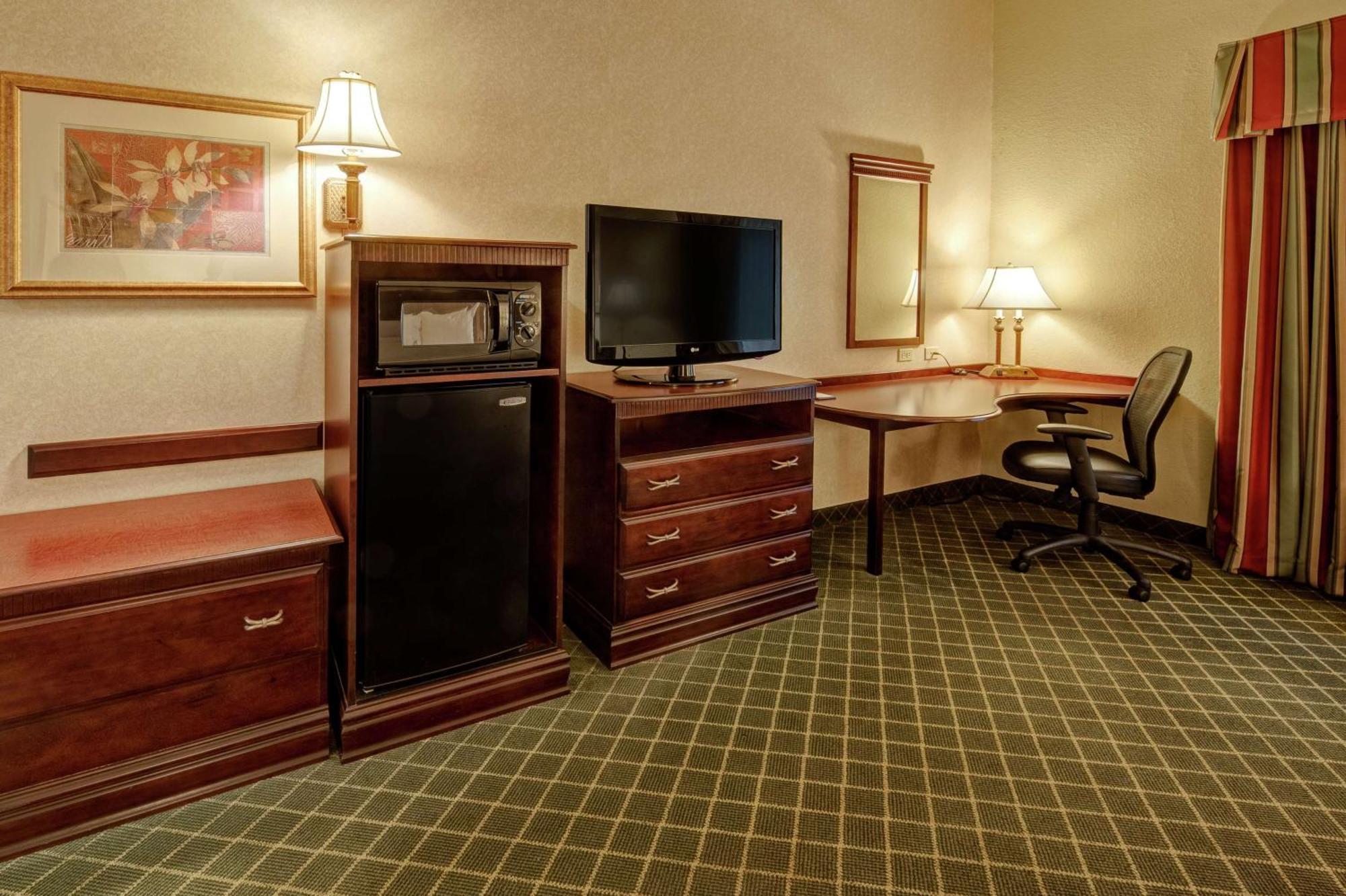 King Room with Accessible Tub - Mobility and Hearing Access/Non-Smoking