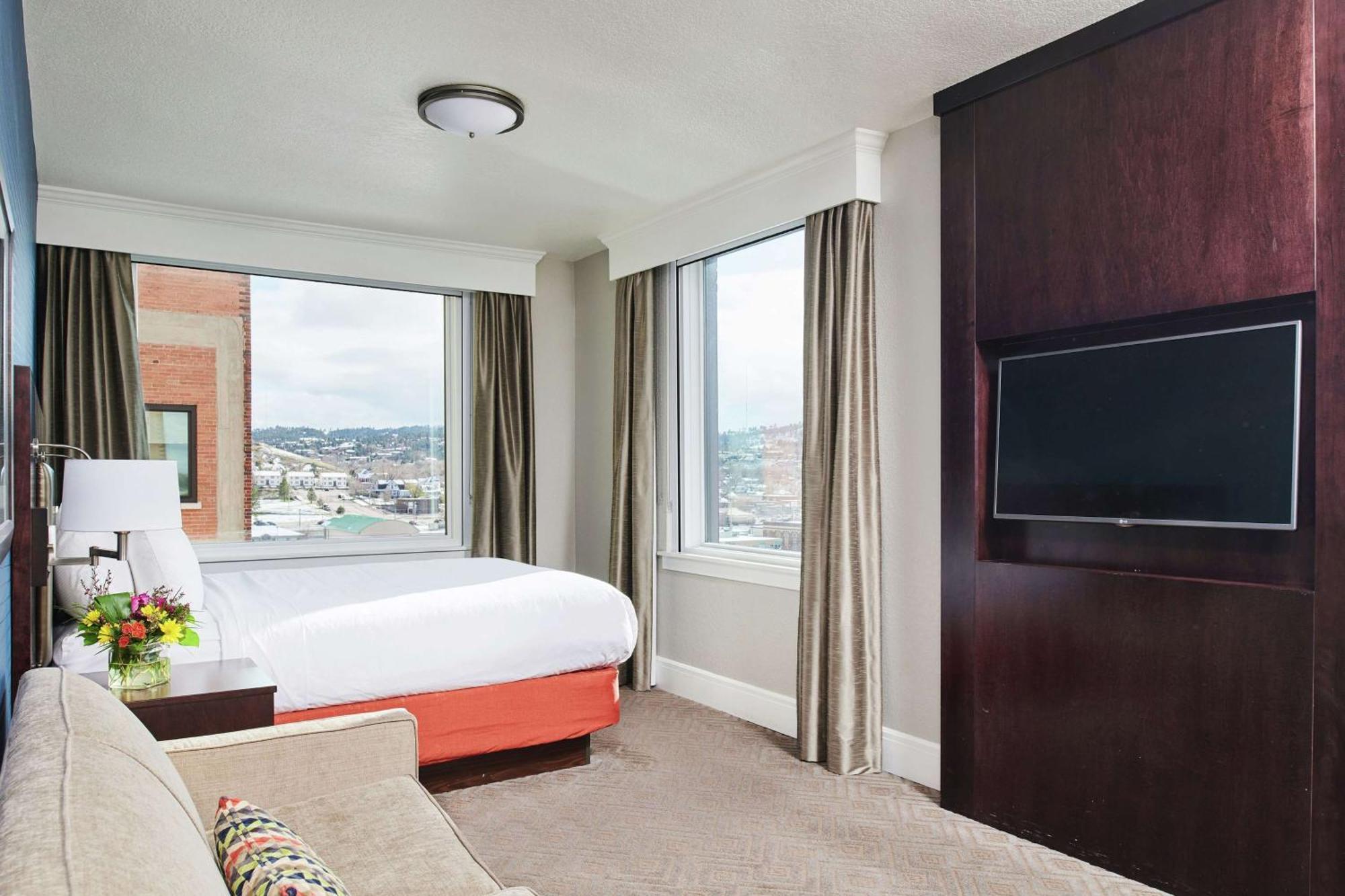 Two-Bedroom King Suite,1551426121:JPEG