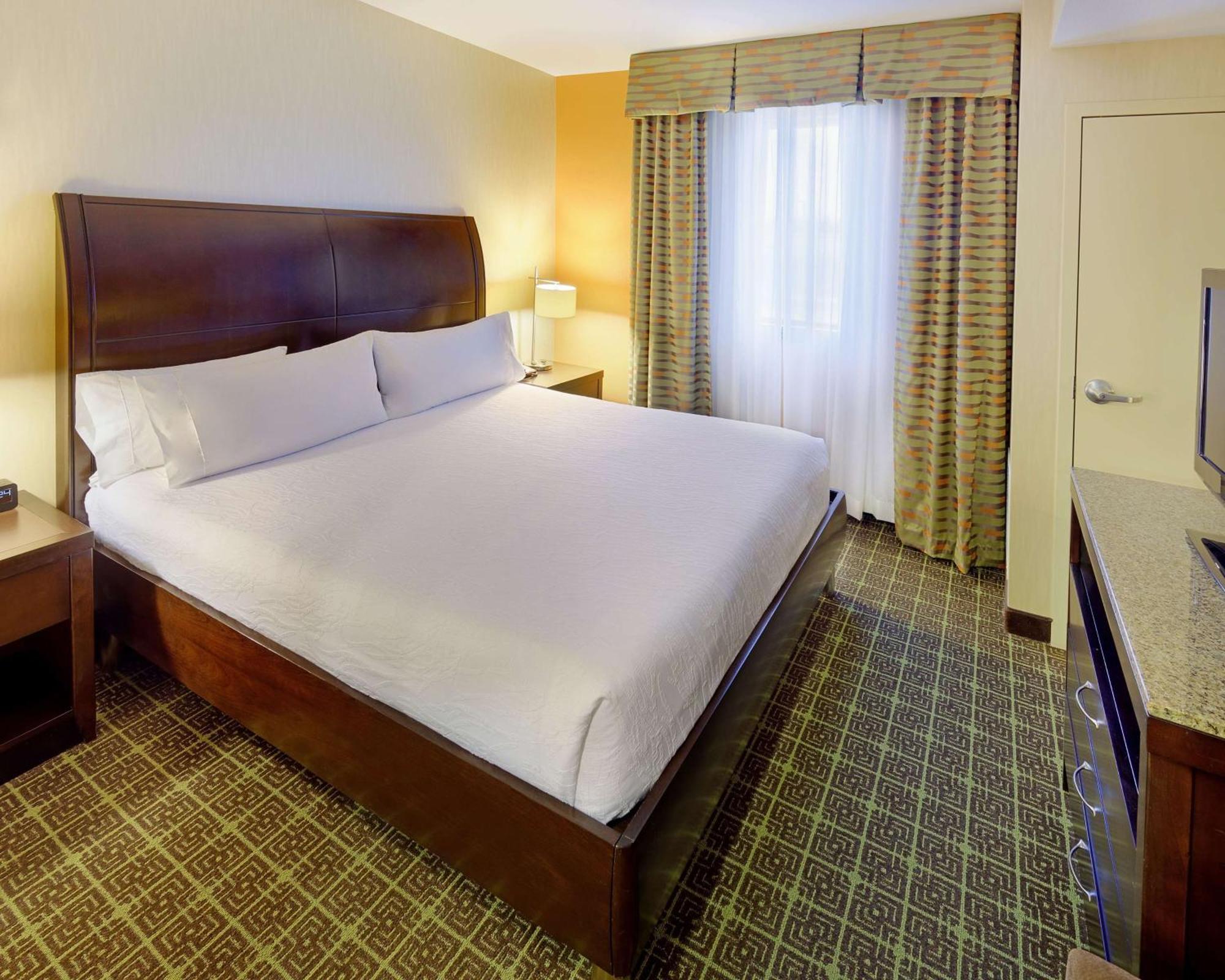 One-Bedroom King Suite,1551451174:JPEG