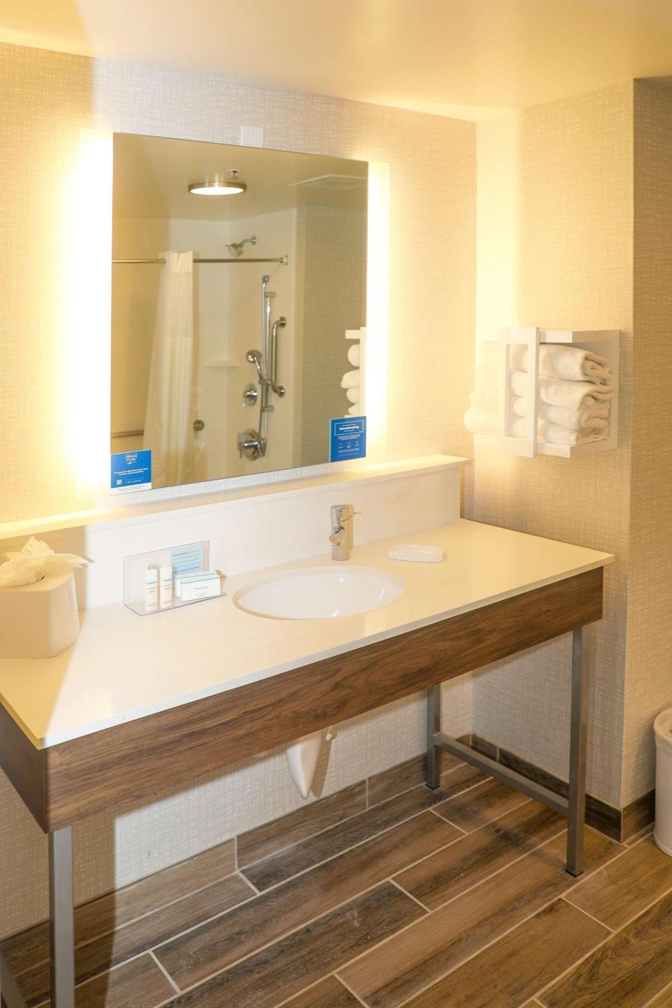 King Room - Mobility Access/Non-Smoking