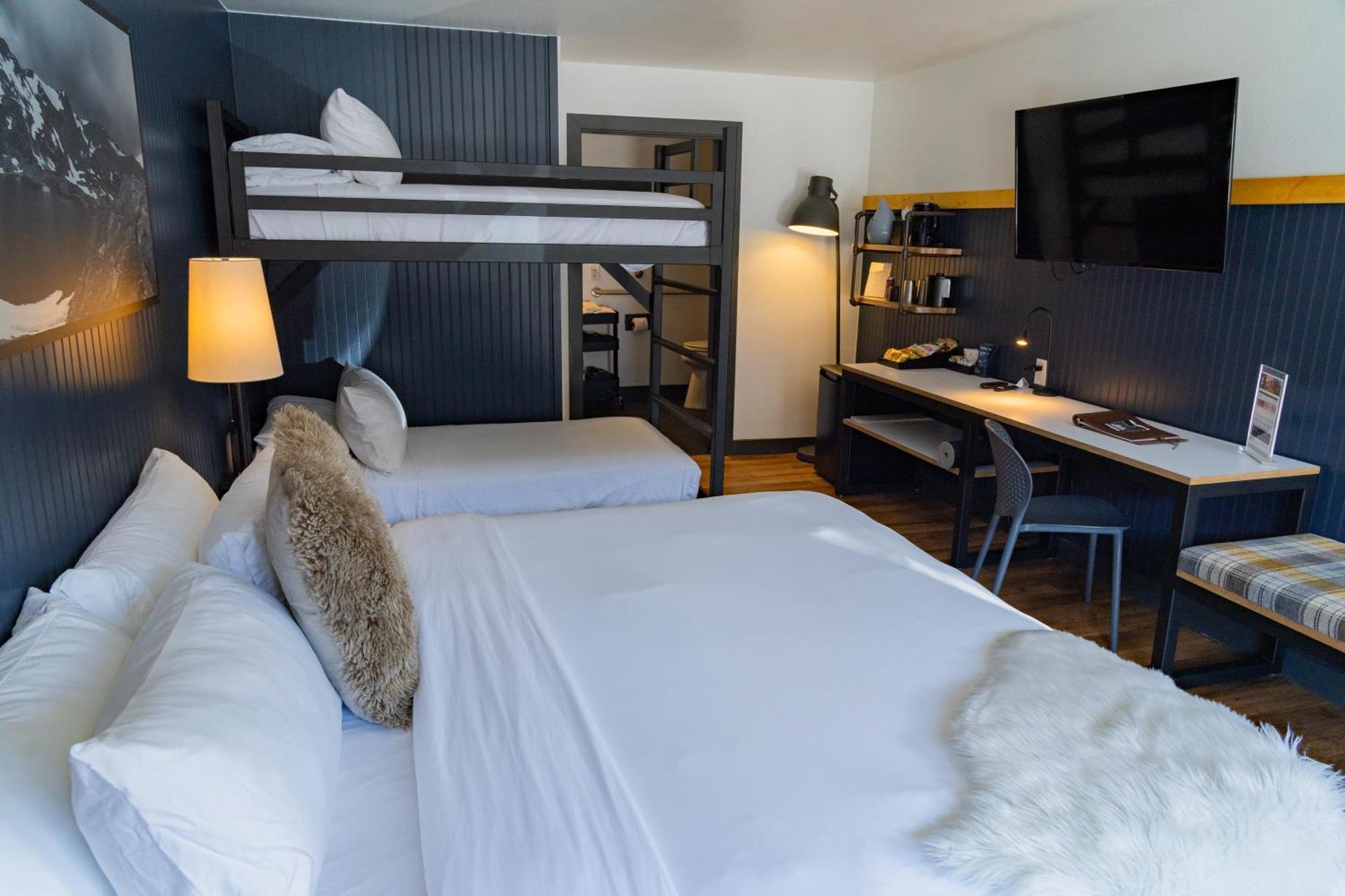 Deluxe King Twin Bunks