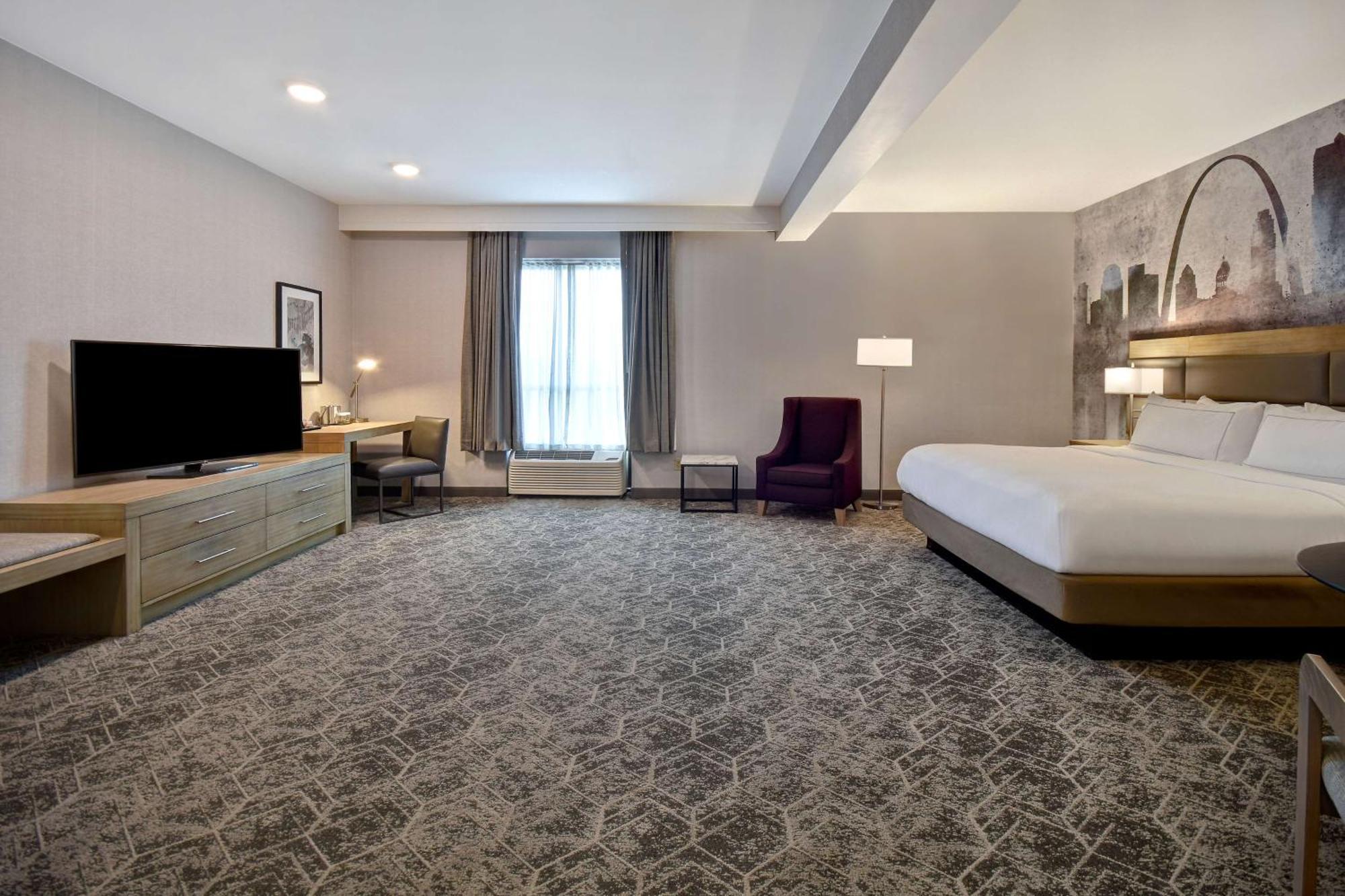 Deluxe King Room