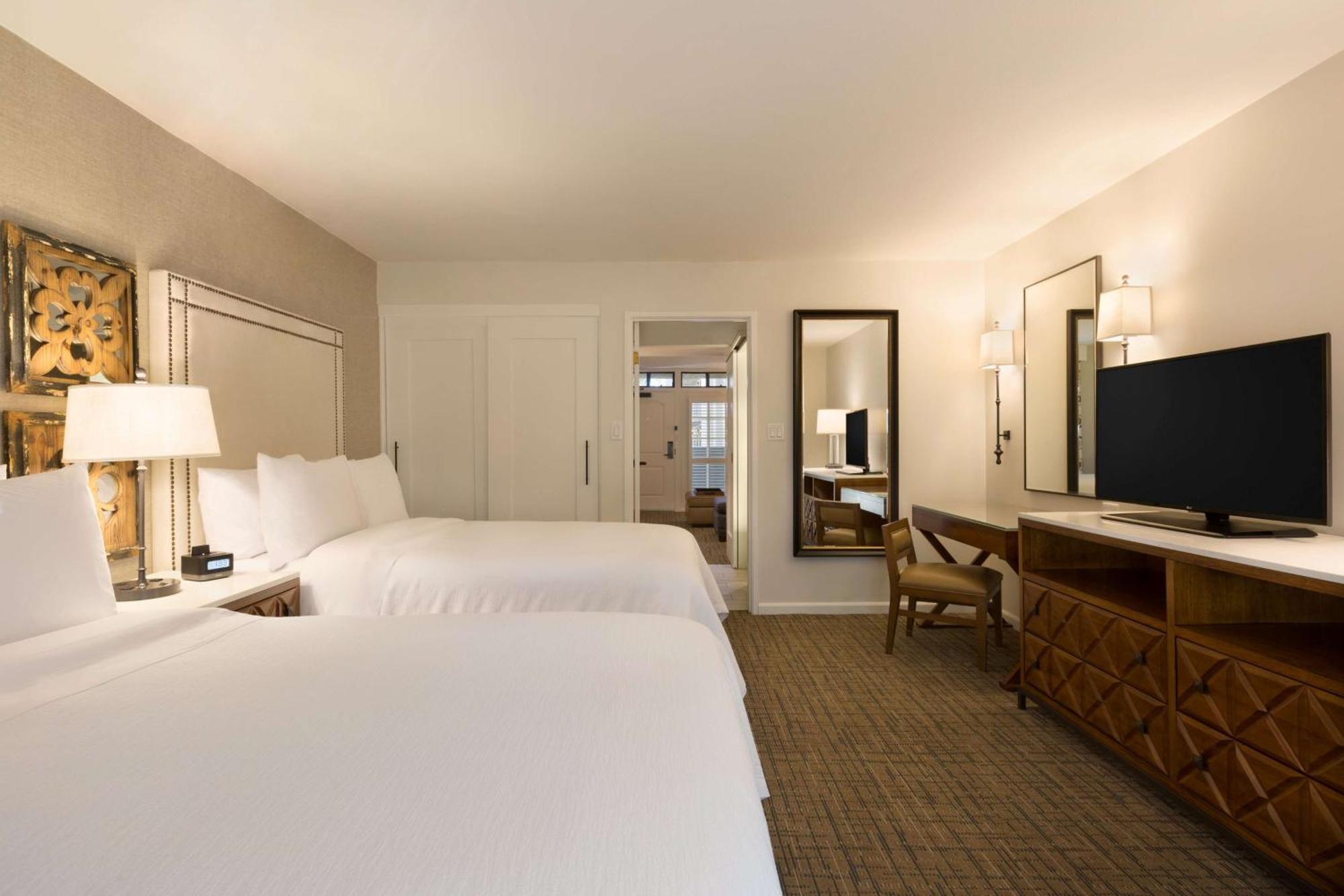 One-Bedroom Suite with Two Double Beds