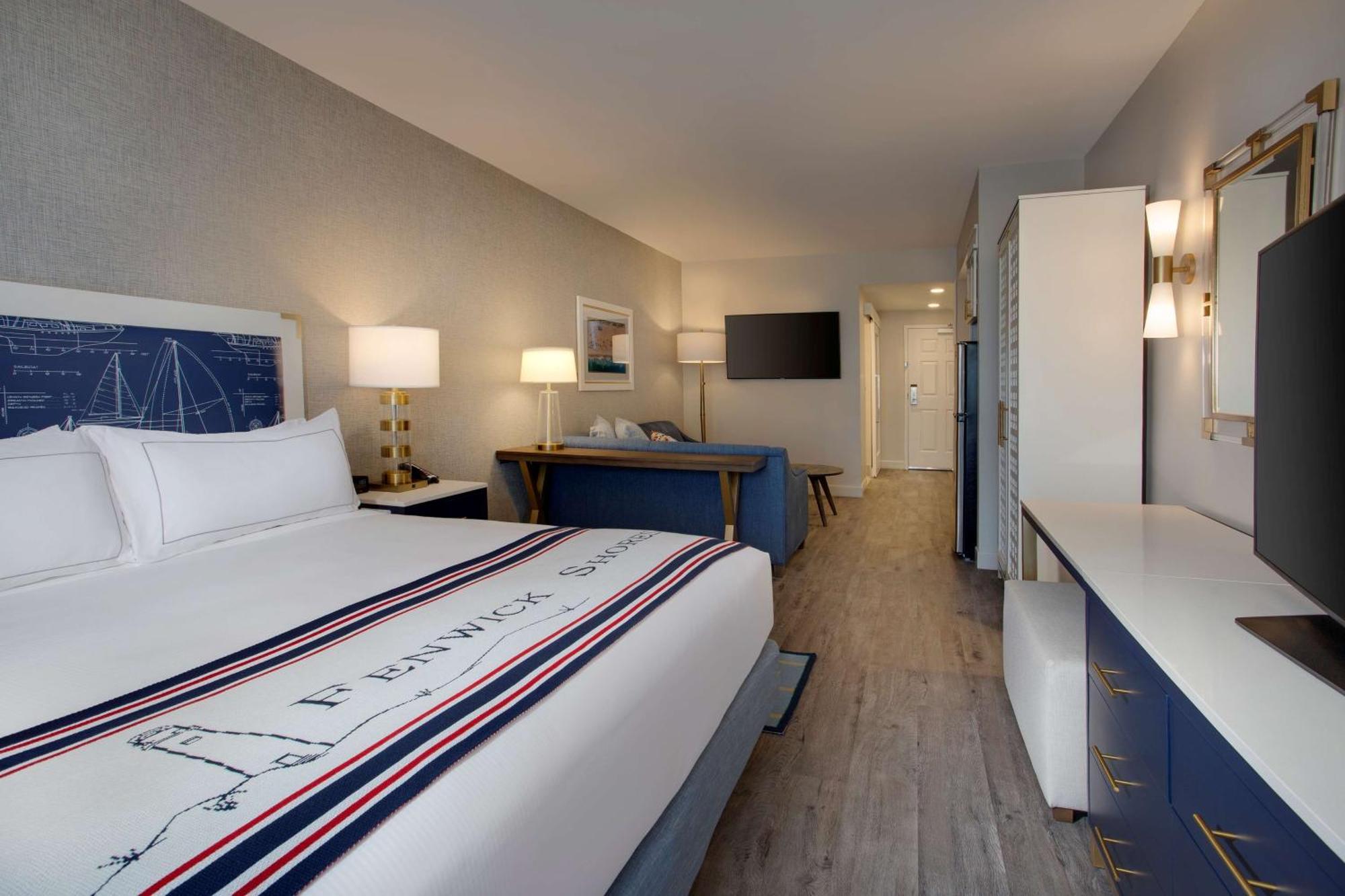 Junior King Suite Kitchenette