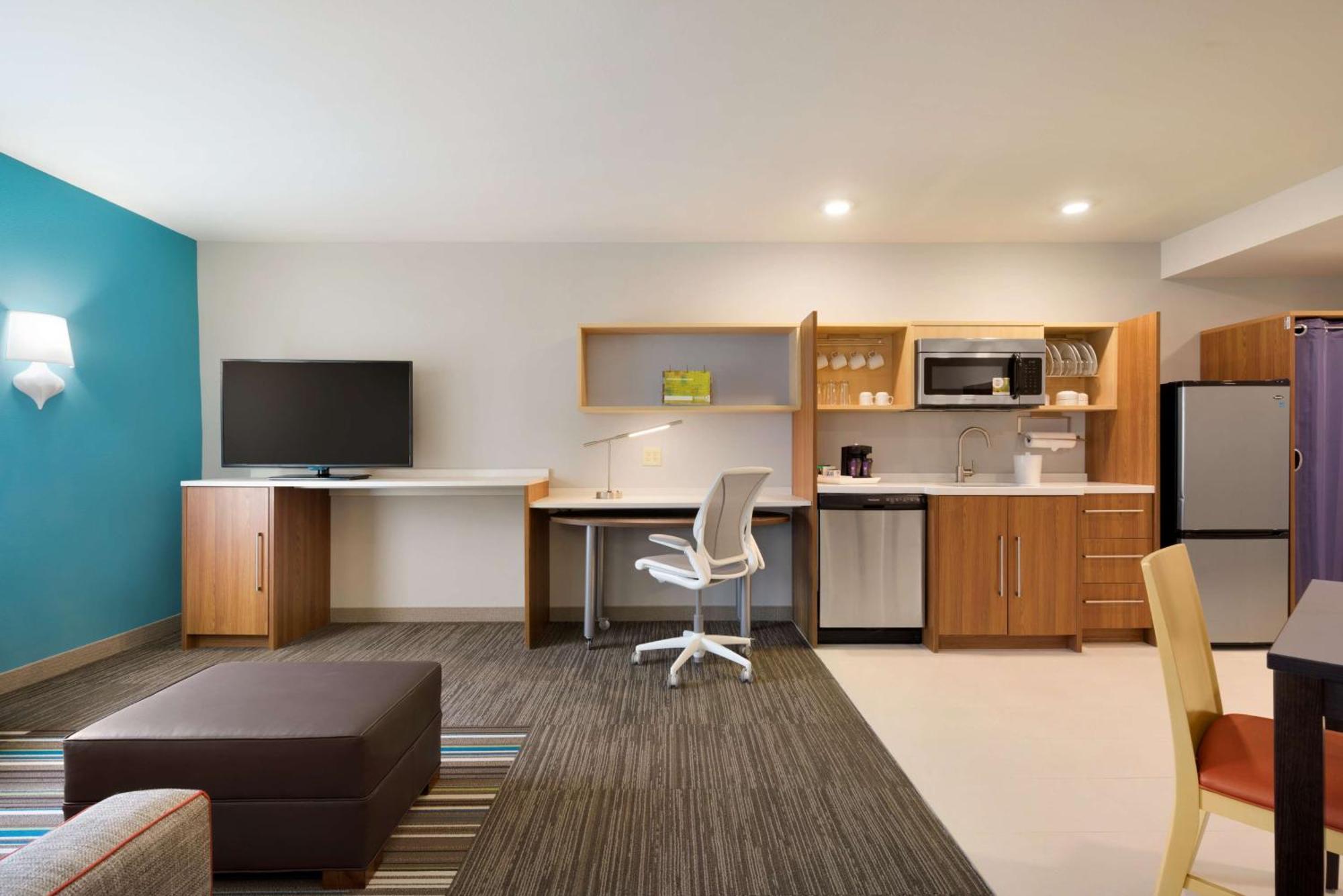 One-Bedroom Queen Suite Non-Smoking