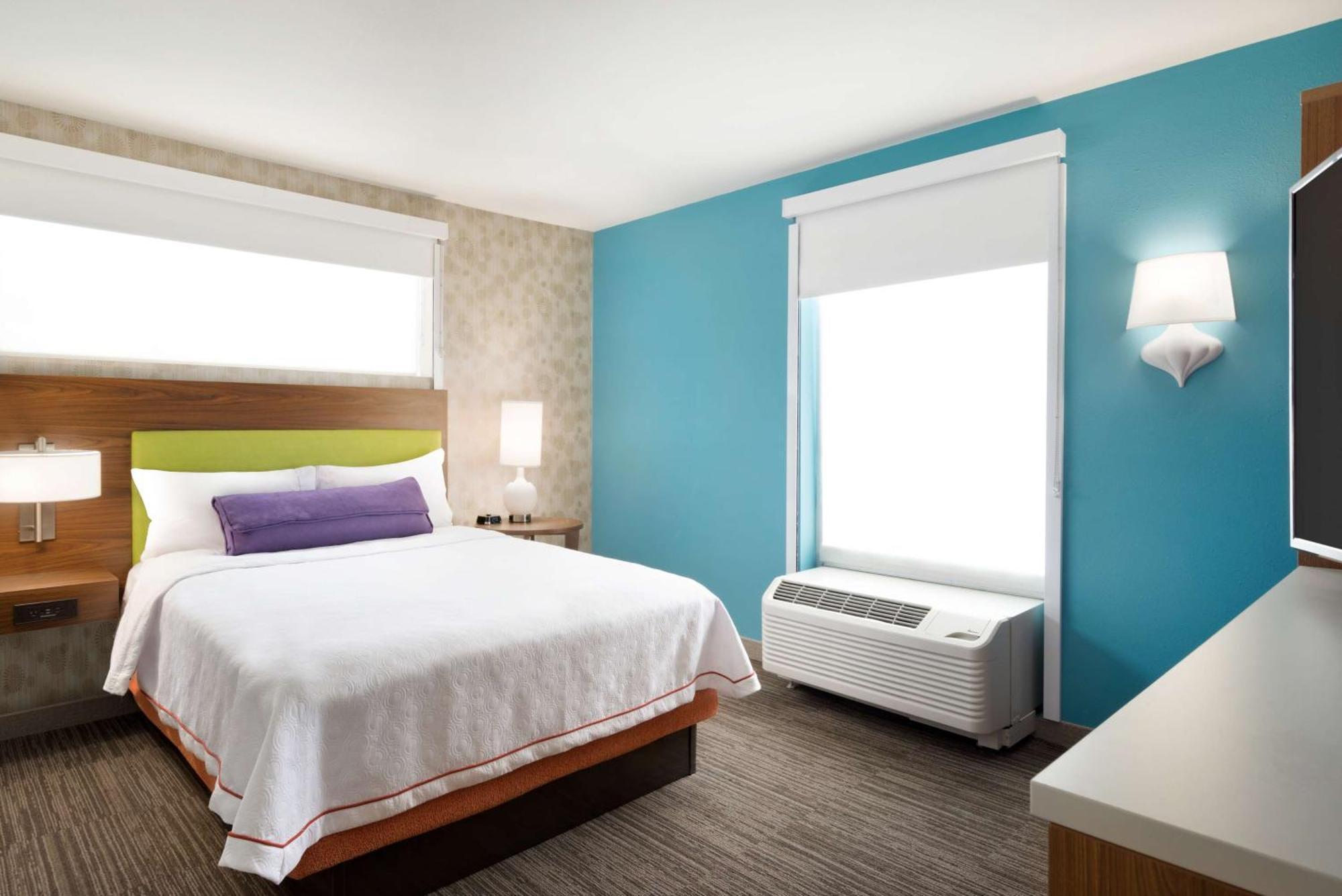 One-Bedroom Queen Suite Non-Smoking