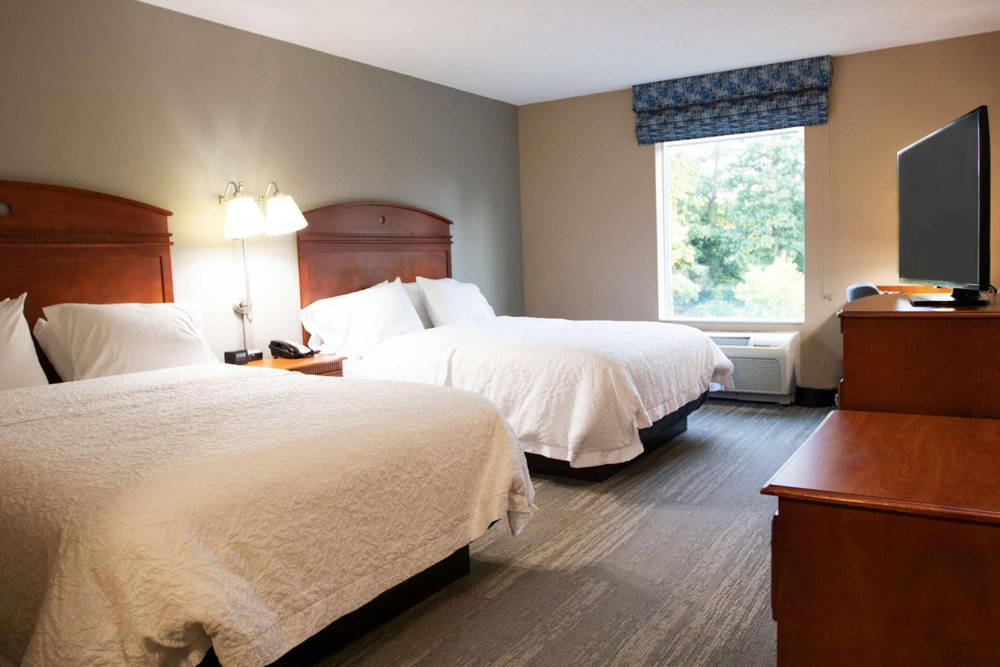 Room with Two Queen Beds - Non-Smoking