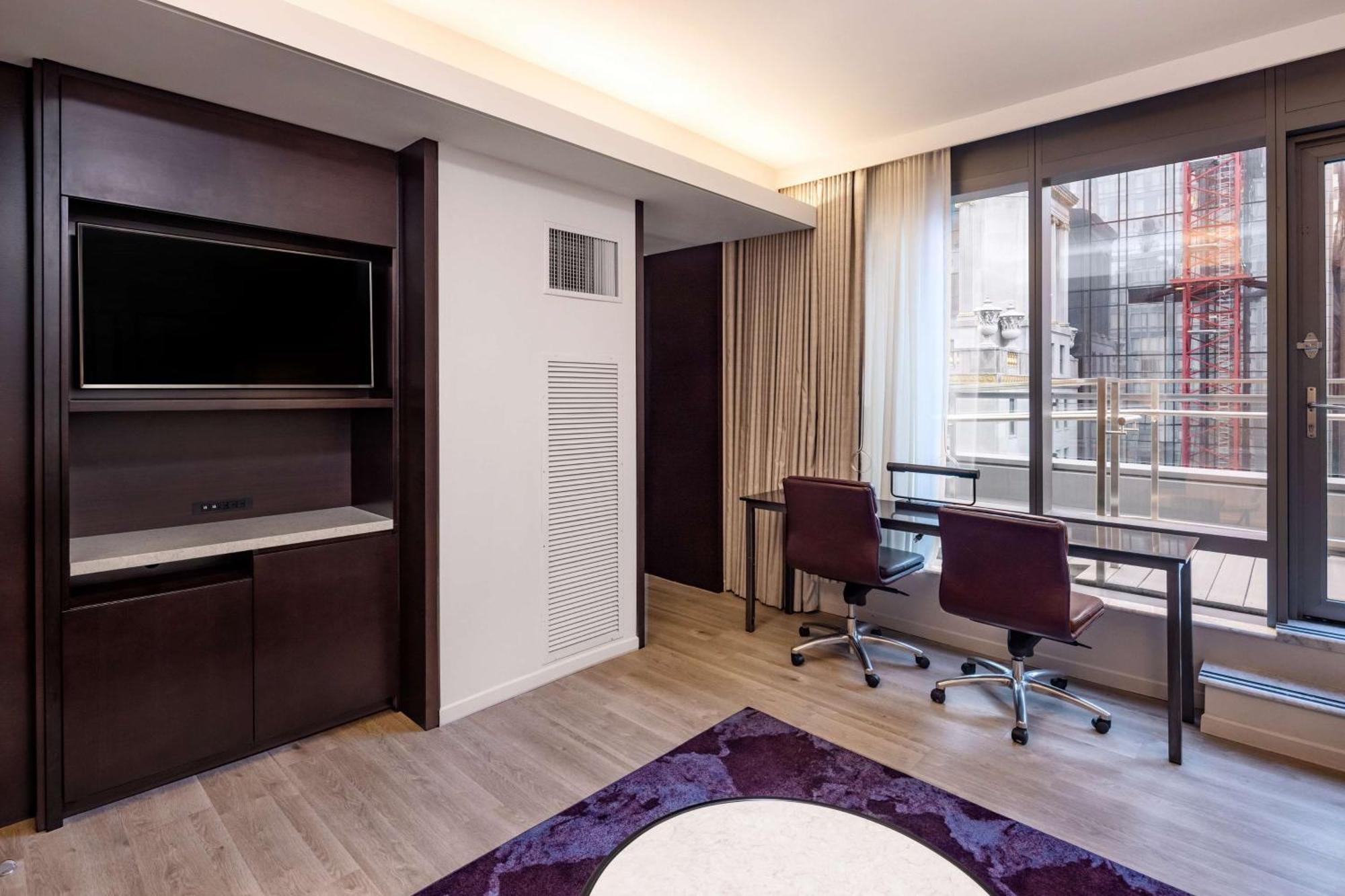 One-Bedroom Premier King Suite,1551517672:JPEG
