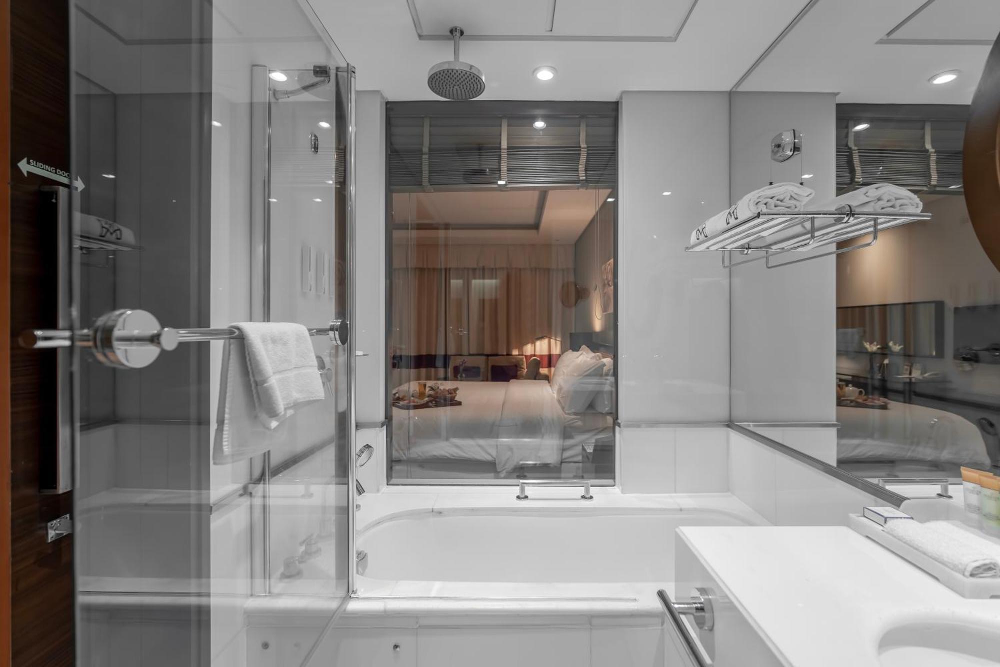 Executive Room 1 King,1551559384:JPEG