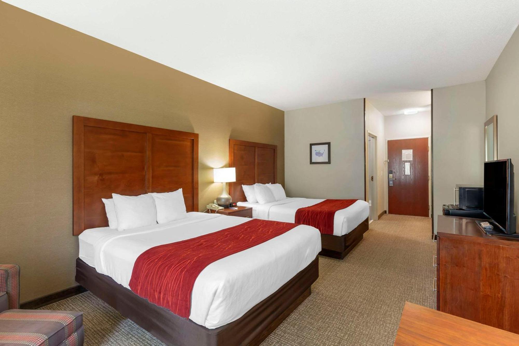 Queen Room Two Queen Beds Non-Smoking