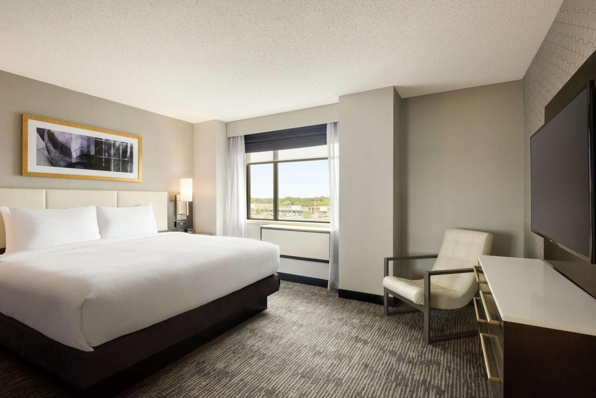 I King 2 Room Suite,1551608014:JPEG