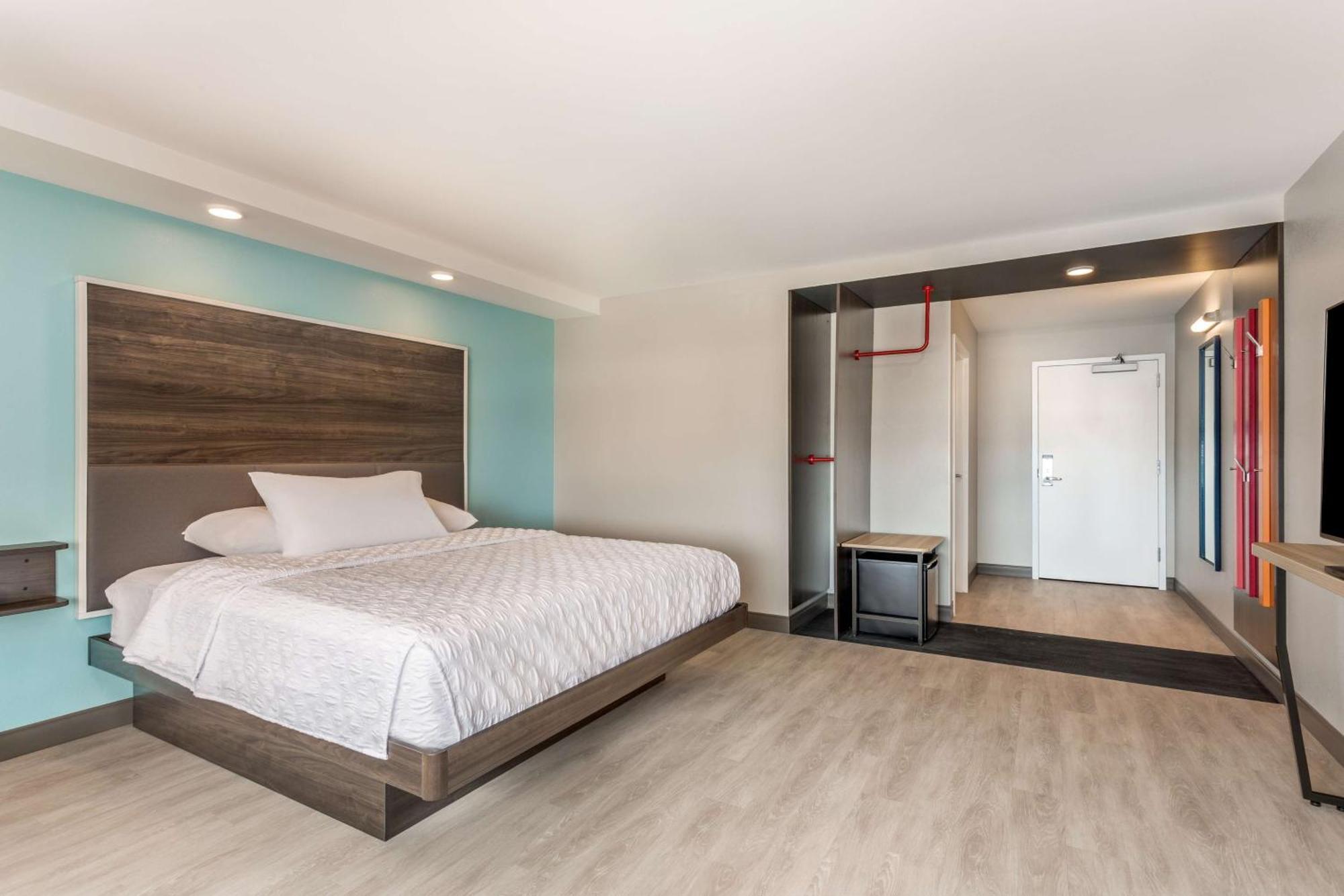 King Room Accessible Tub Mobility Access
